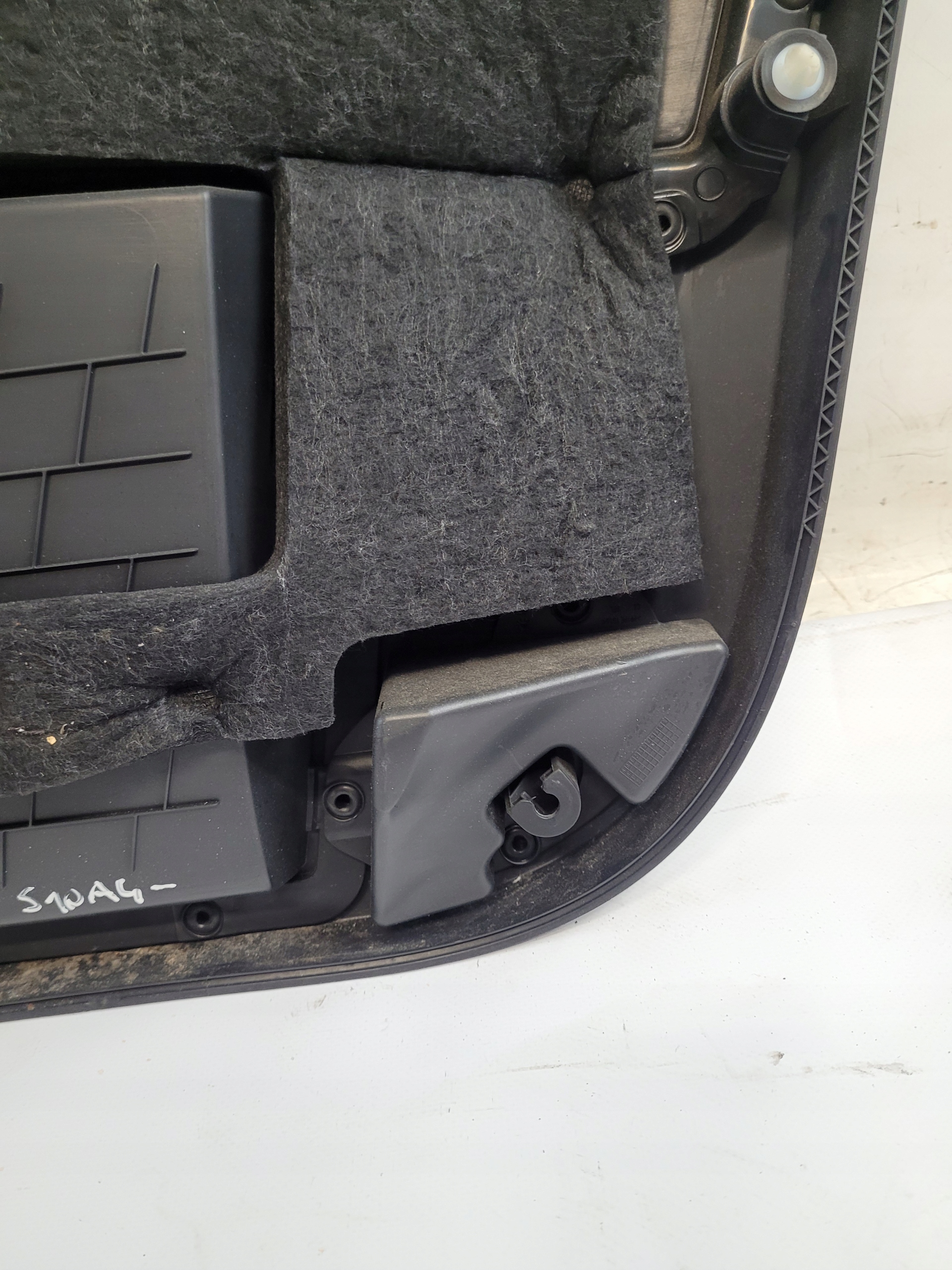 side upholstery door left front OE 5JB867013A SKODA RAPID 15r.