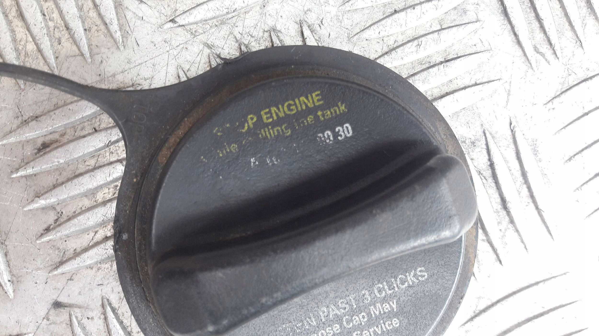 KOREK WLEWU PALIWA MERCEDES W163 ML Typ silnika Brak informacji