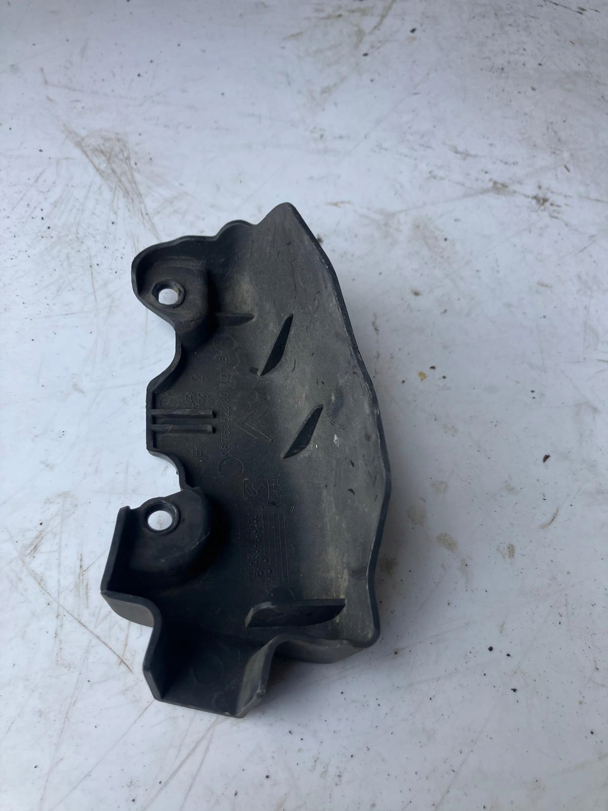 cover of a lock bonnets CITROEN DS5 9675352880