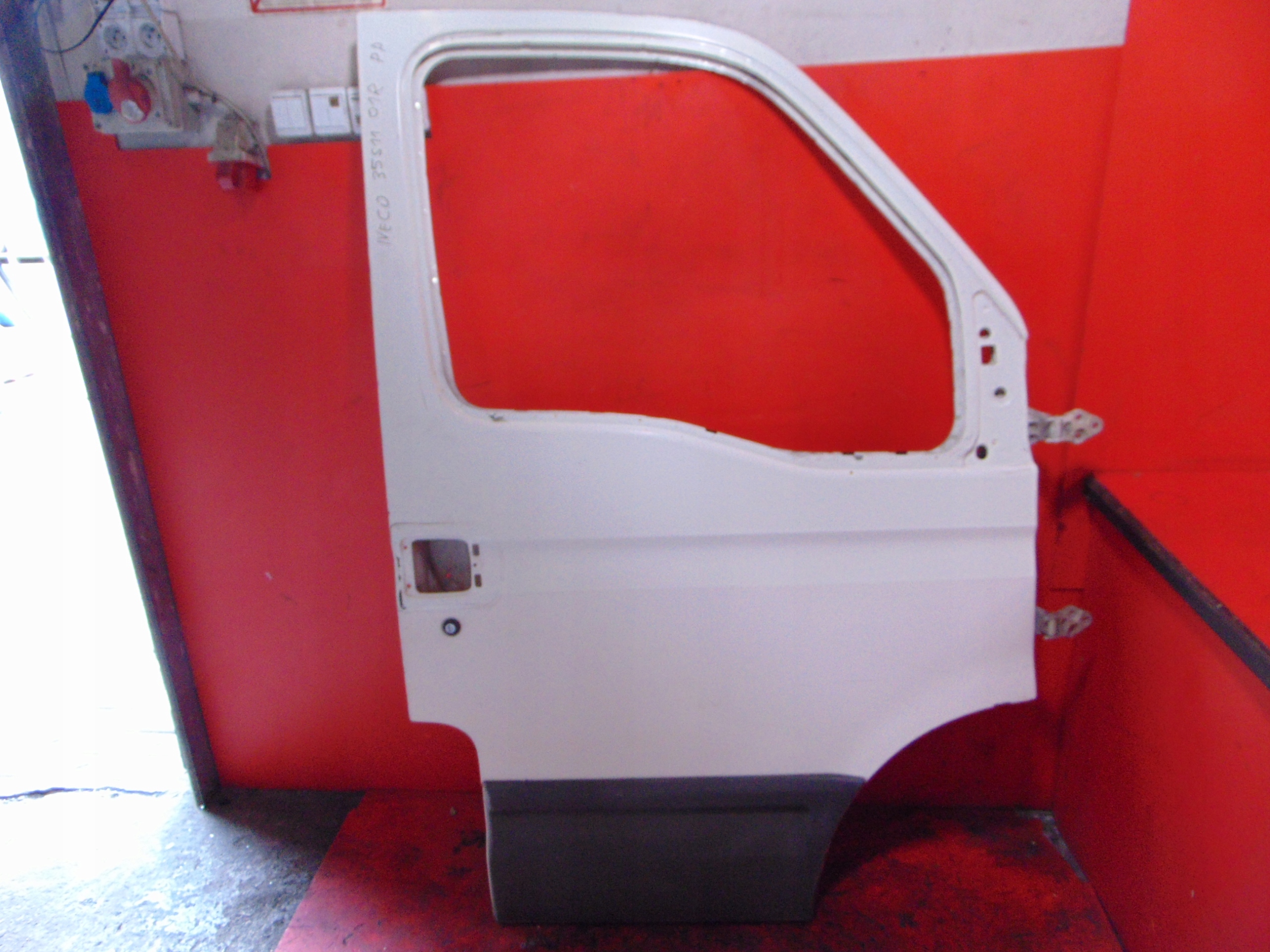 IVECO DAILY III 99- door right front IC334
