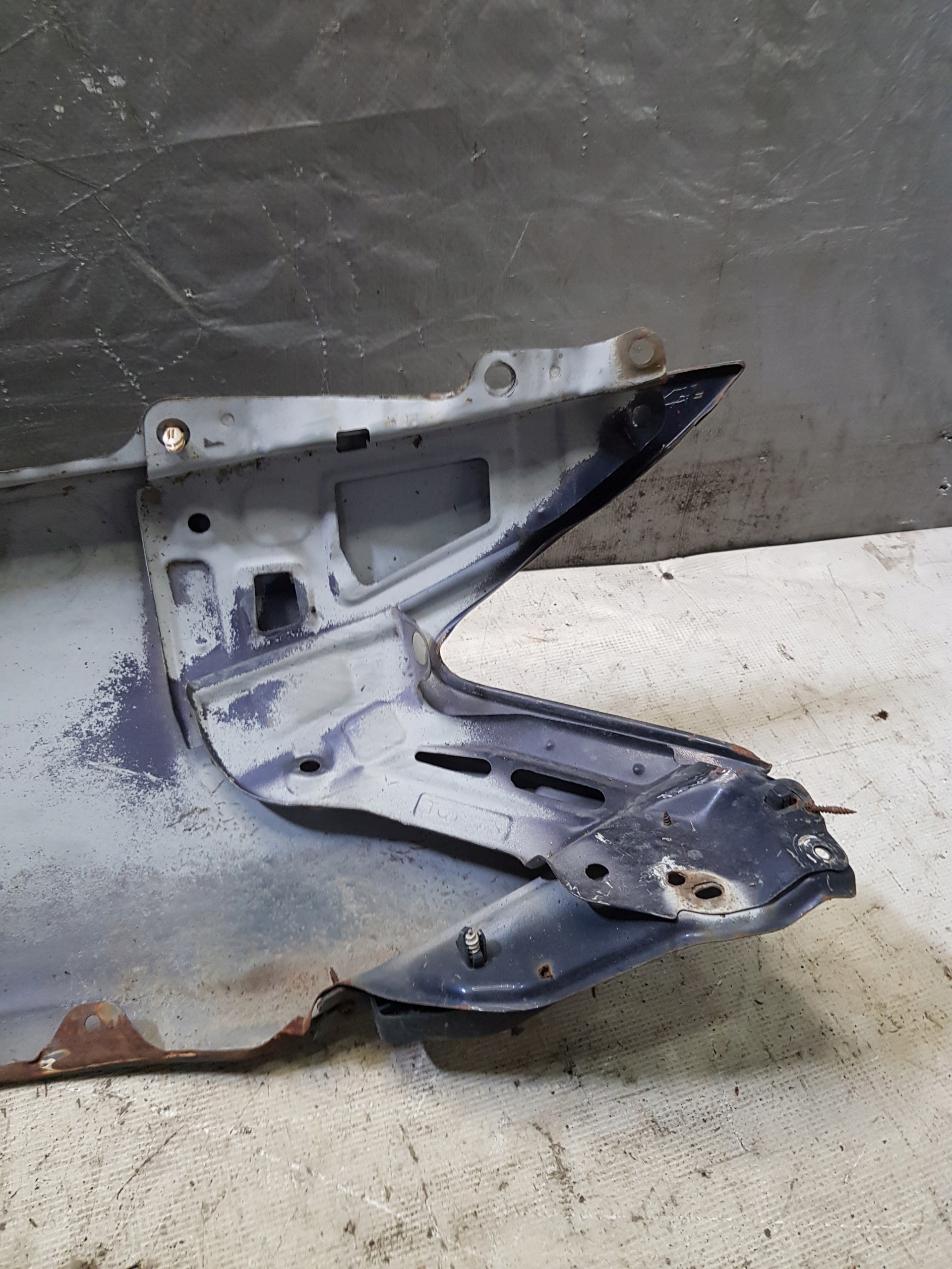 fender LEXUS IS 2 left front graphitic