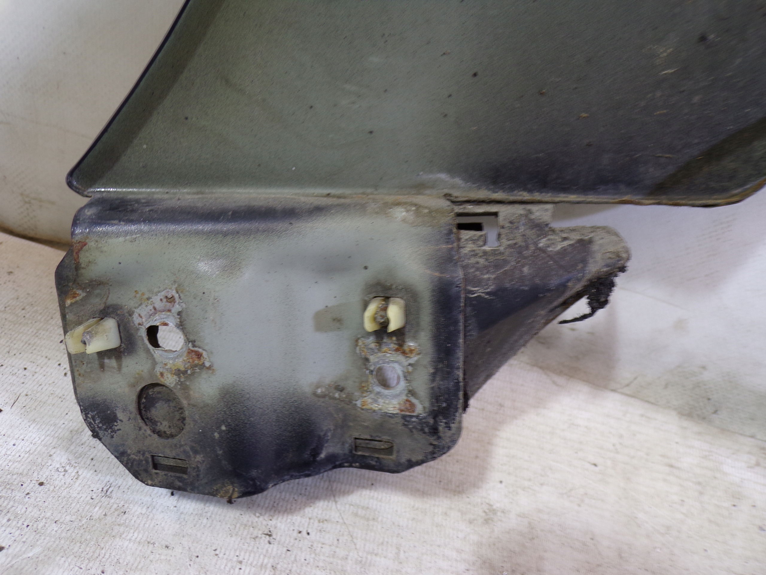 fender right front VOLVO V50