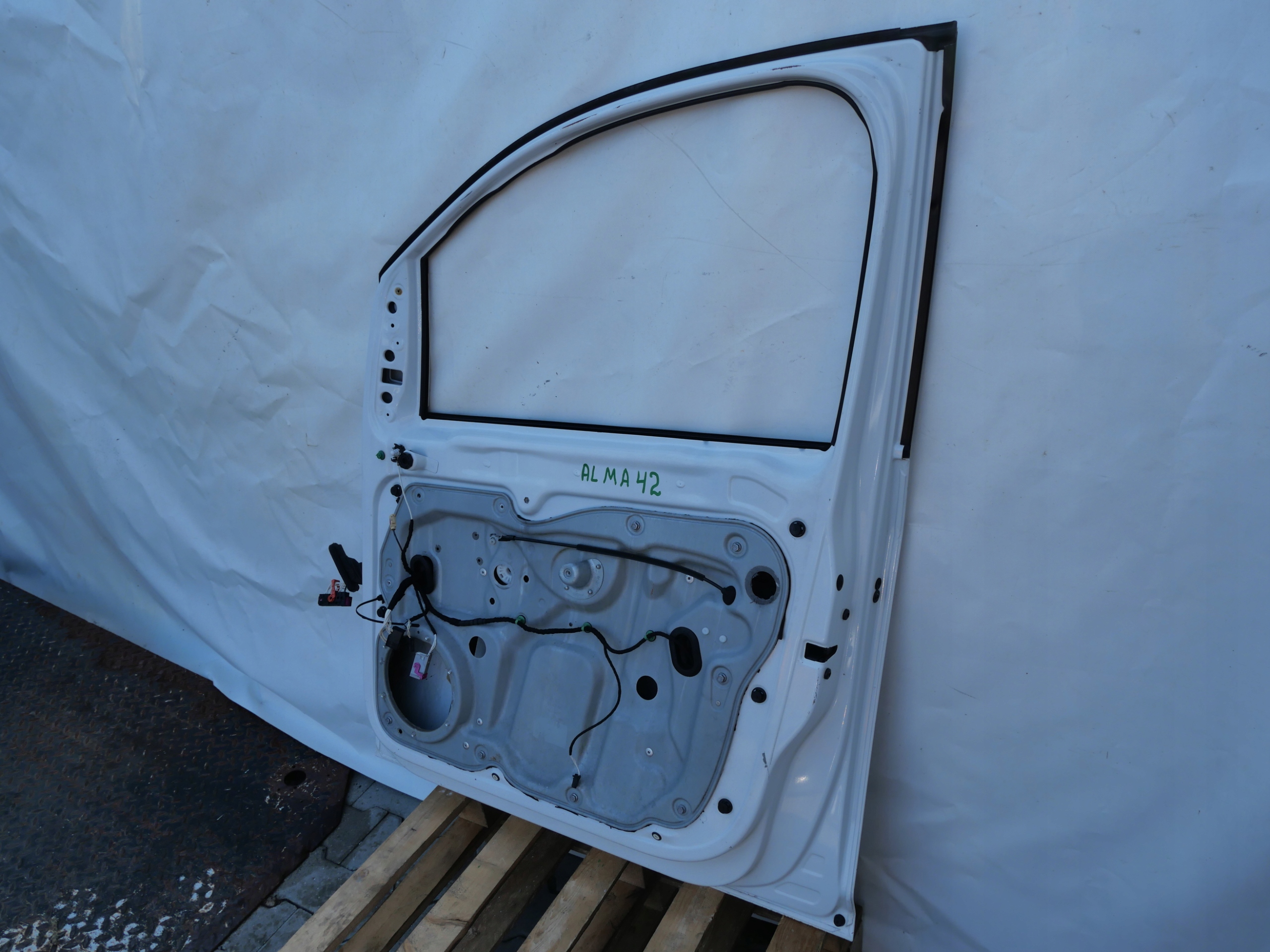 VW TOURAN front right door