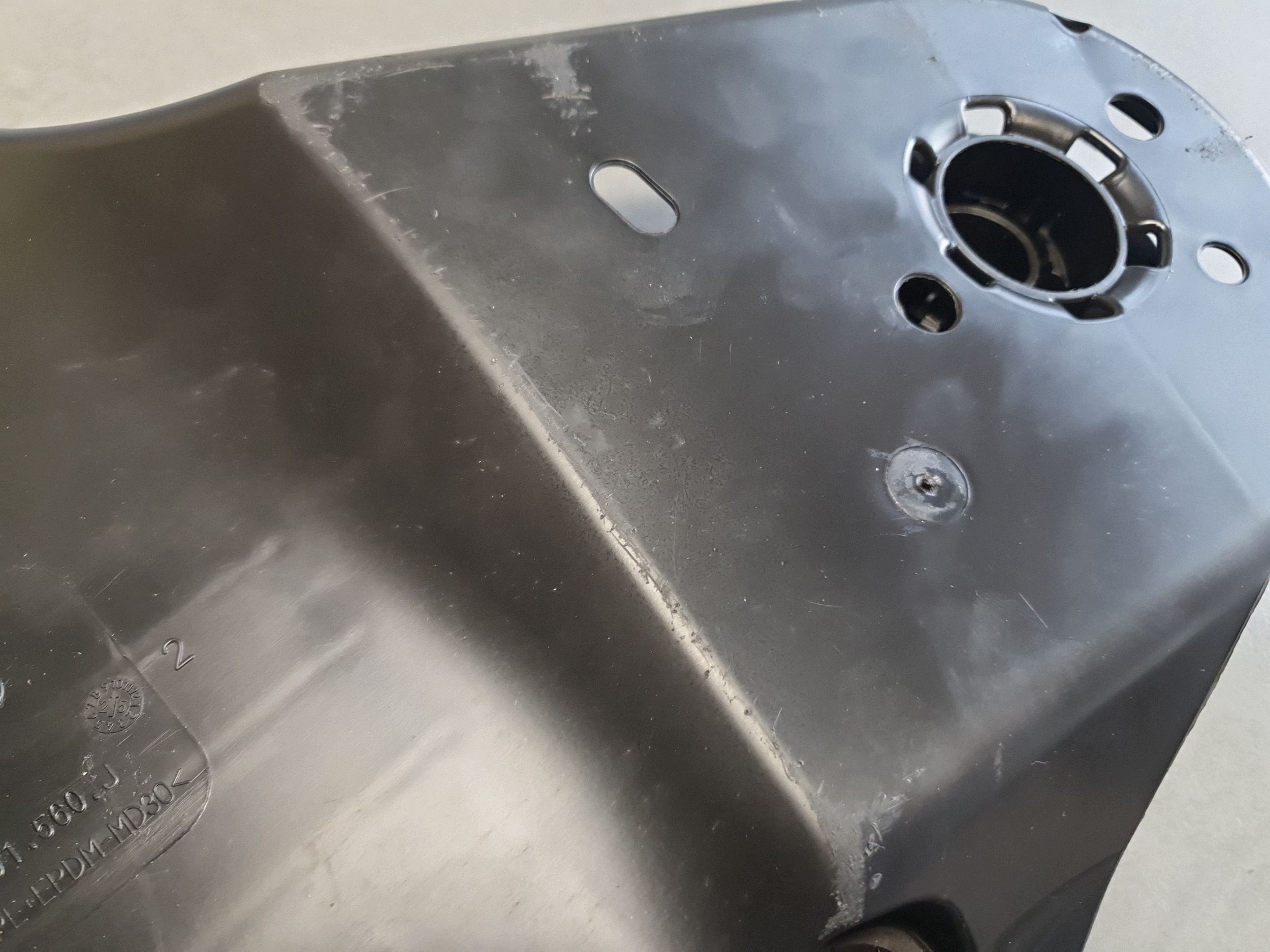 Audi A3 8Y hb cover chassis 5Q0501560J
