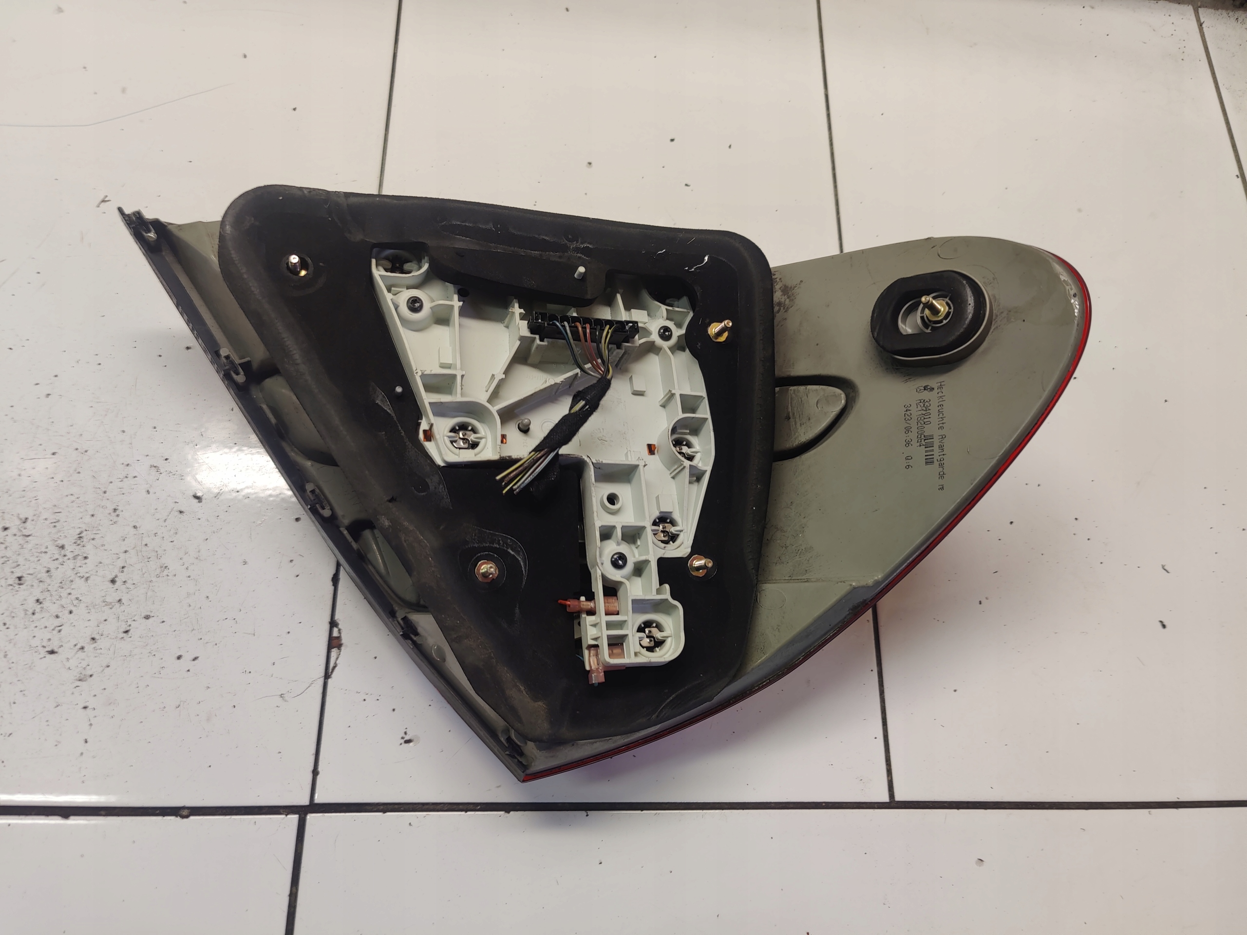 MERCEDES W211 sedan light right right rear part A2118200664