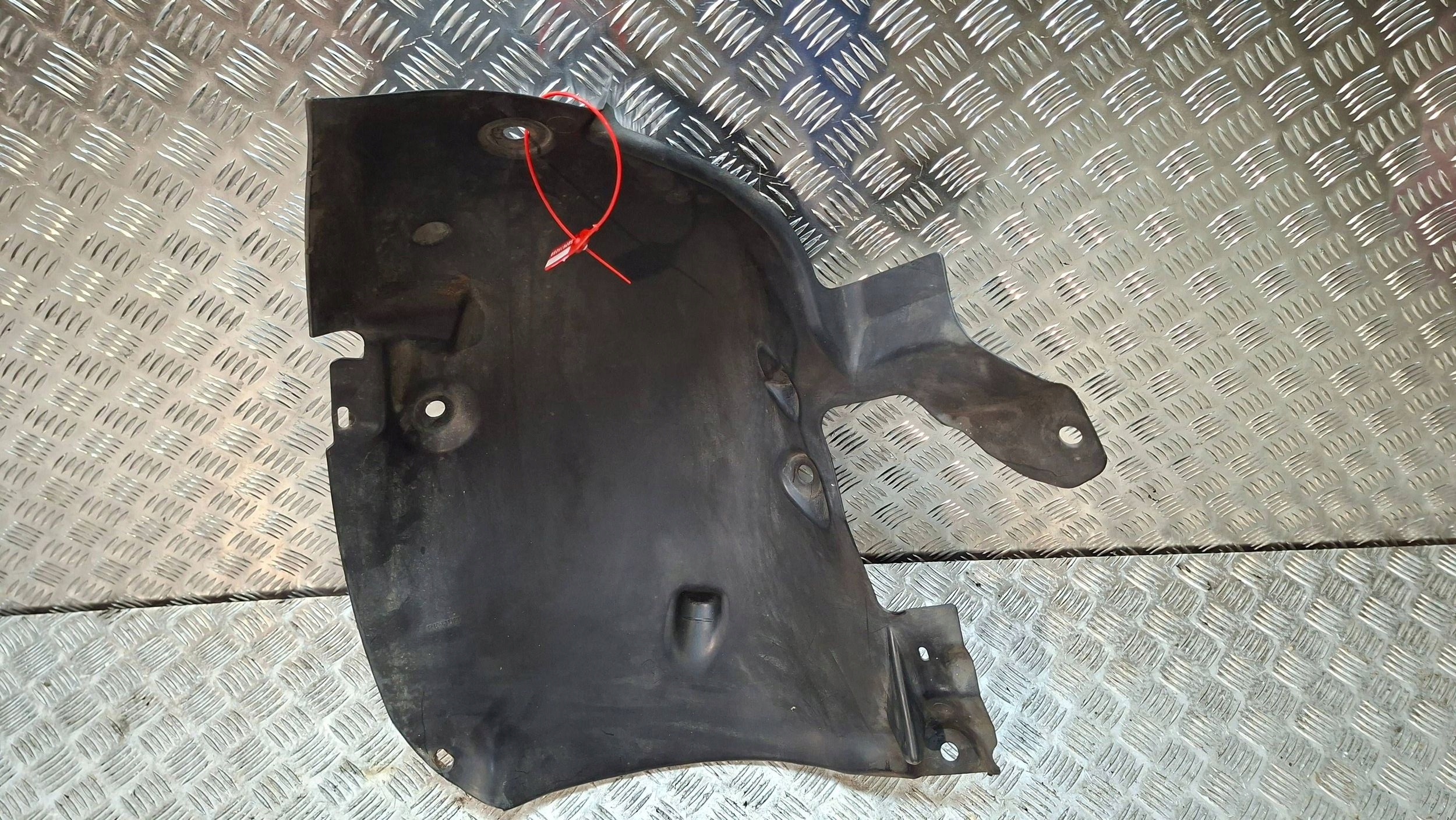 mudguard left front 8200136723 RENAULT SCENIC II 2003