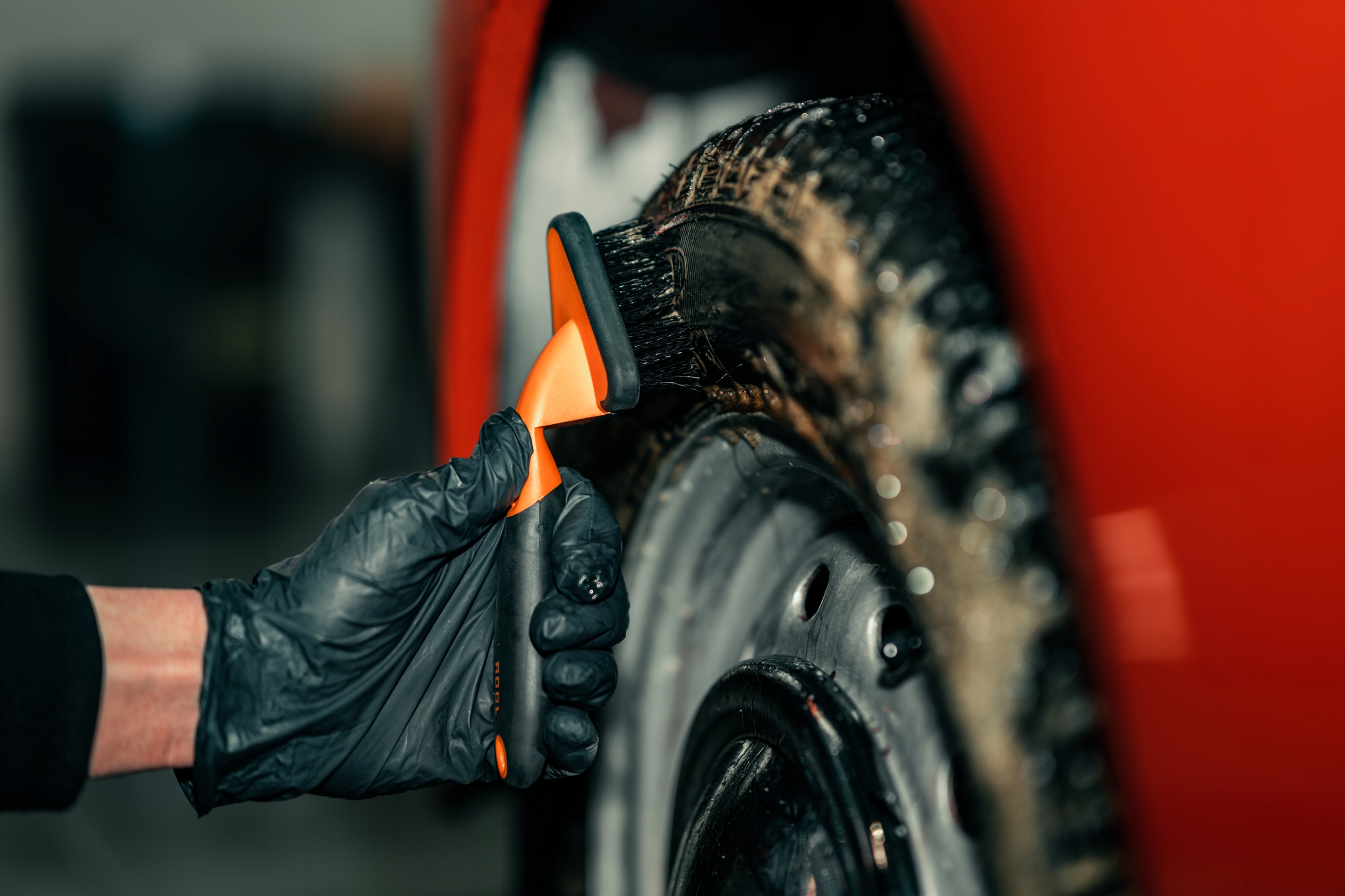 ADBL TIRE BRUSH trwała szczotka do czyszczenia opon i wycieraczek gumowych EAN (GTIN) 5902729007238