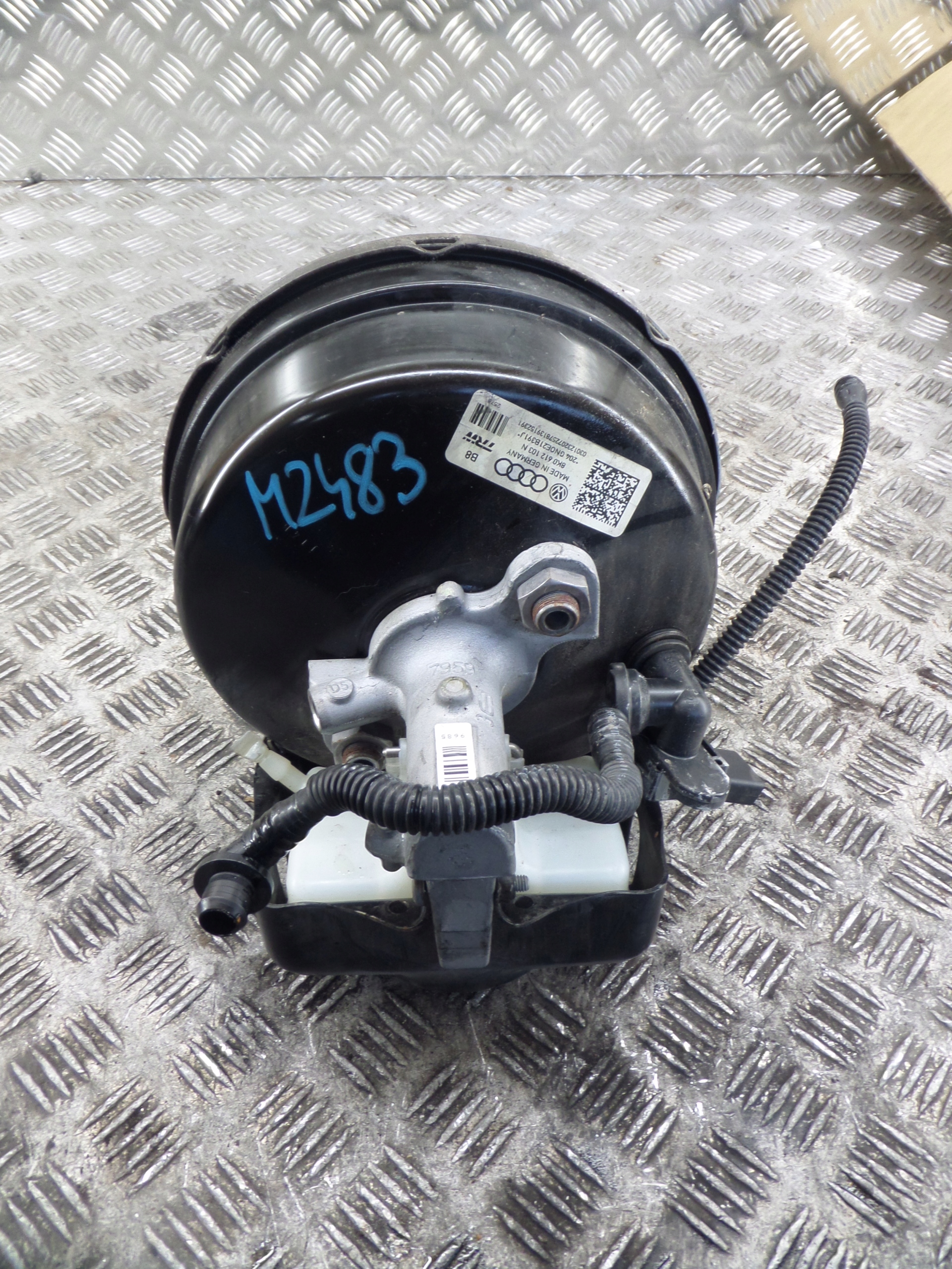 Audi A4 B8 A5 LIFT Servo Bremse 8K0612103N