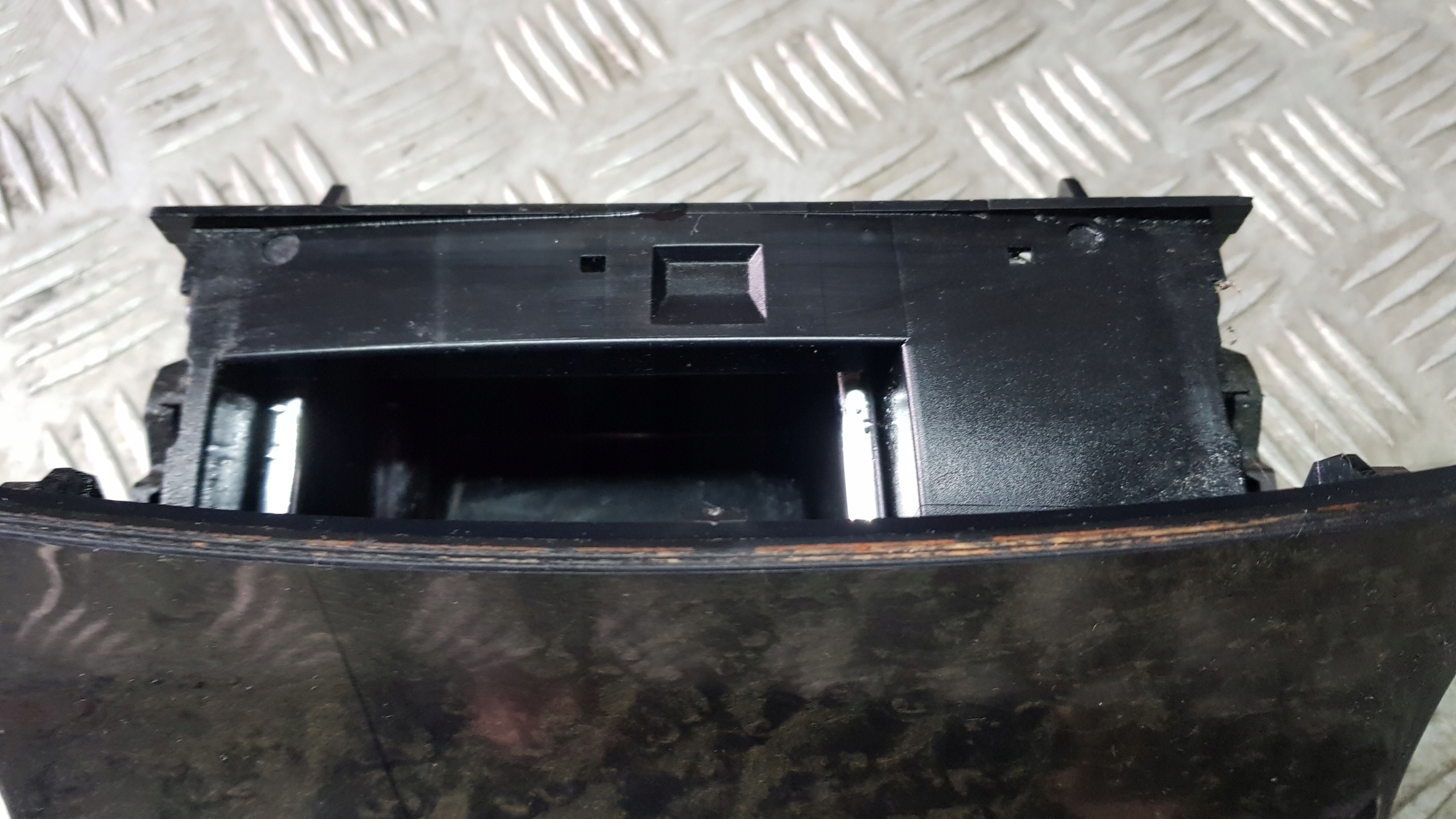 MERCEDES W211 ashtray passenger compartment wood