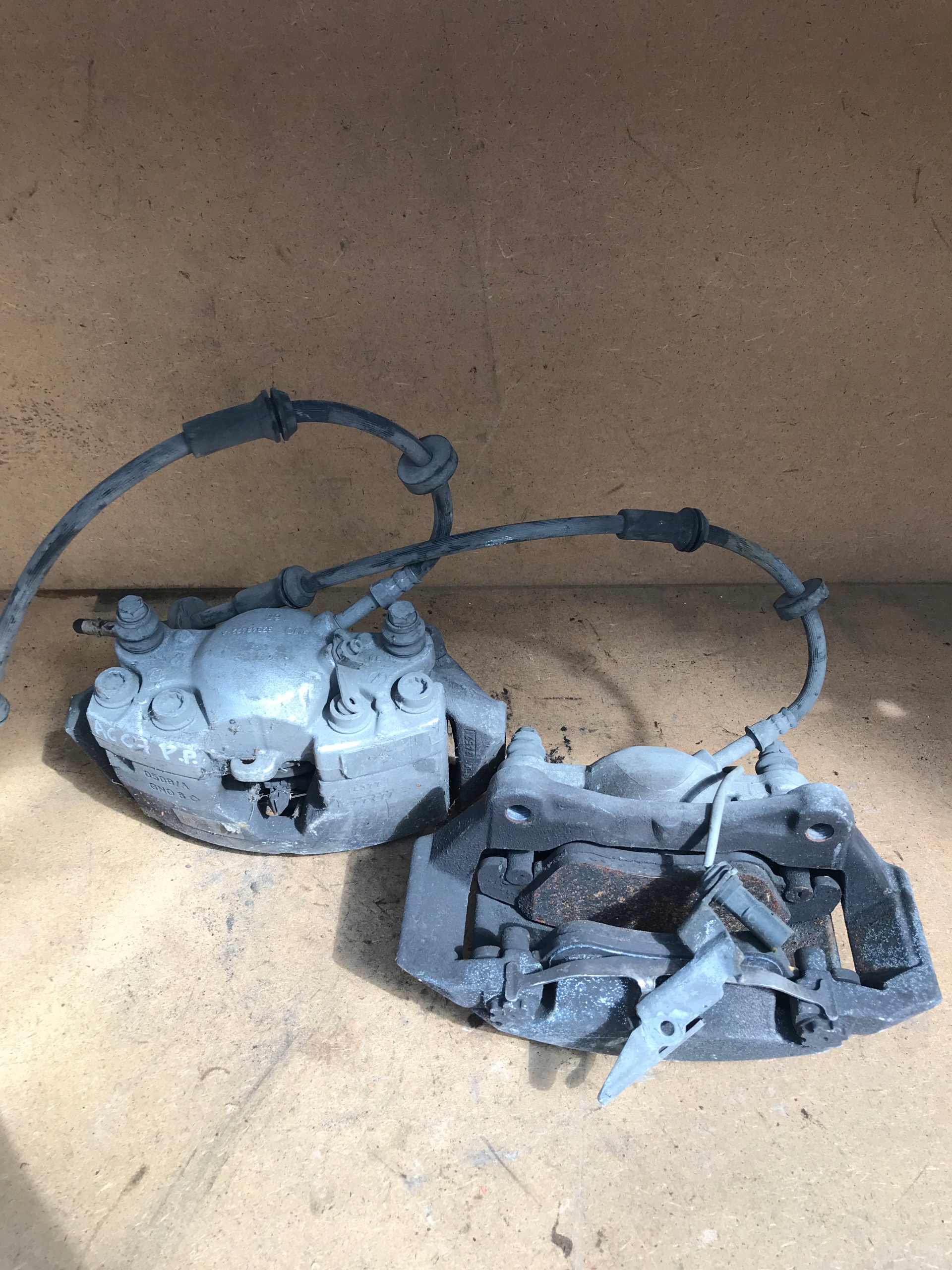 Тормозной суппорт передний A6 C7 2.0 TDI правый левый