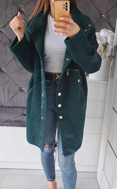 PŁASZCZ Z ALPAKI ZE STÓJKĄ NARZUTKA OVERSIZE - WEŁNA Model ZE STÓJKĄ