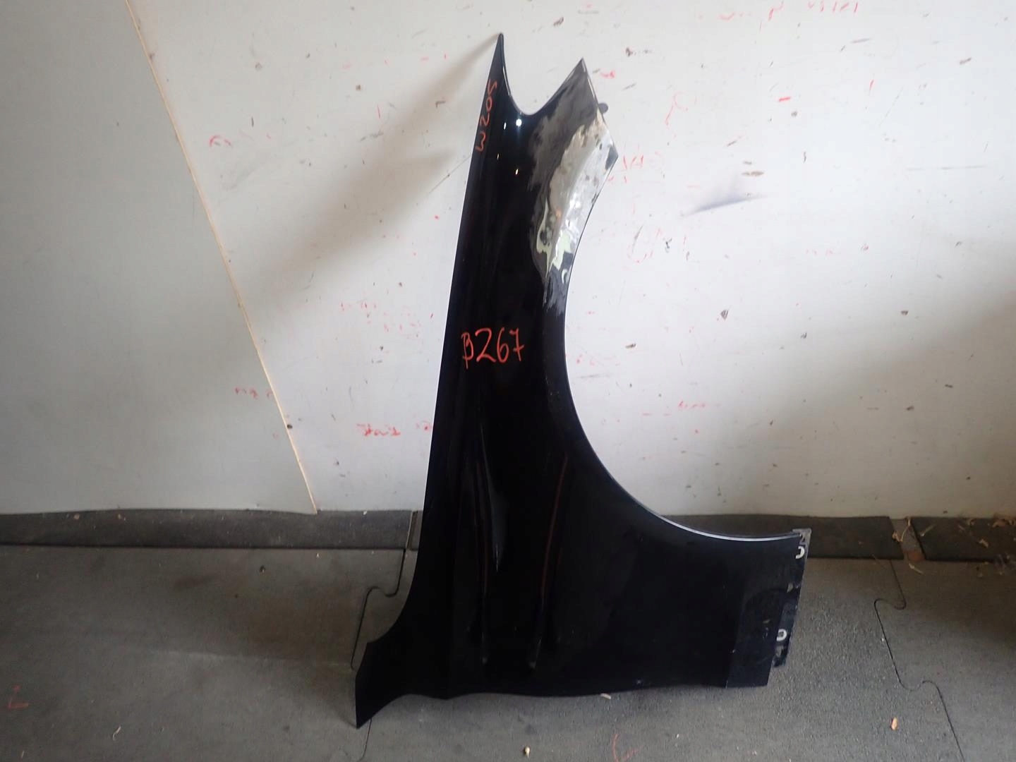 fender front right MERCEDES C-KLASA W205 2014