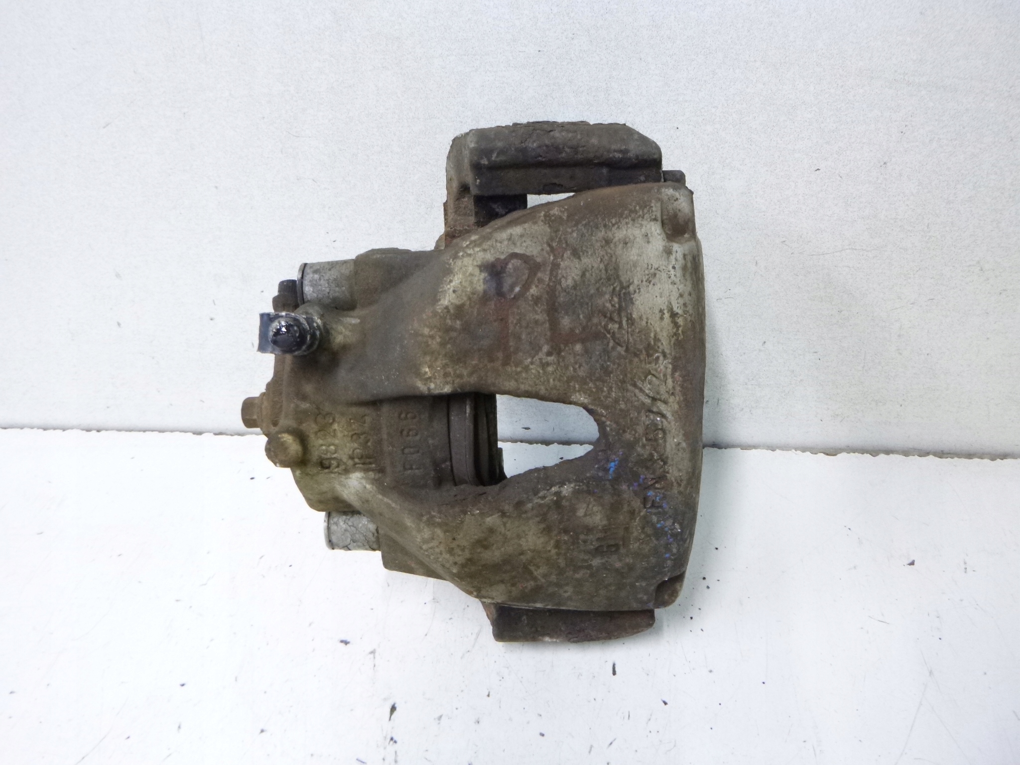 caliper brake front Opel Zafira B 2.2 06r.