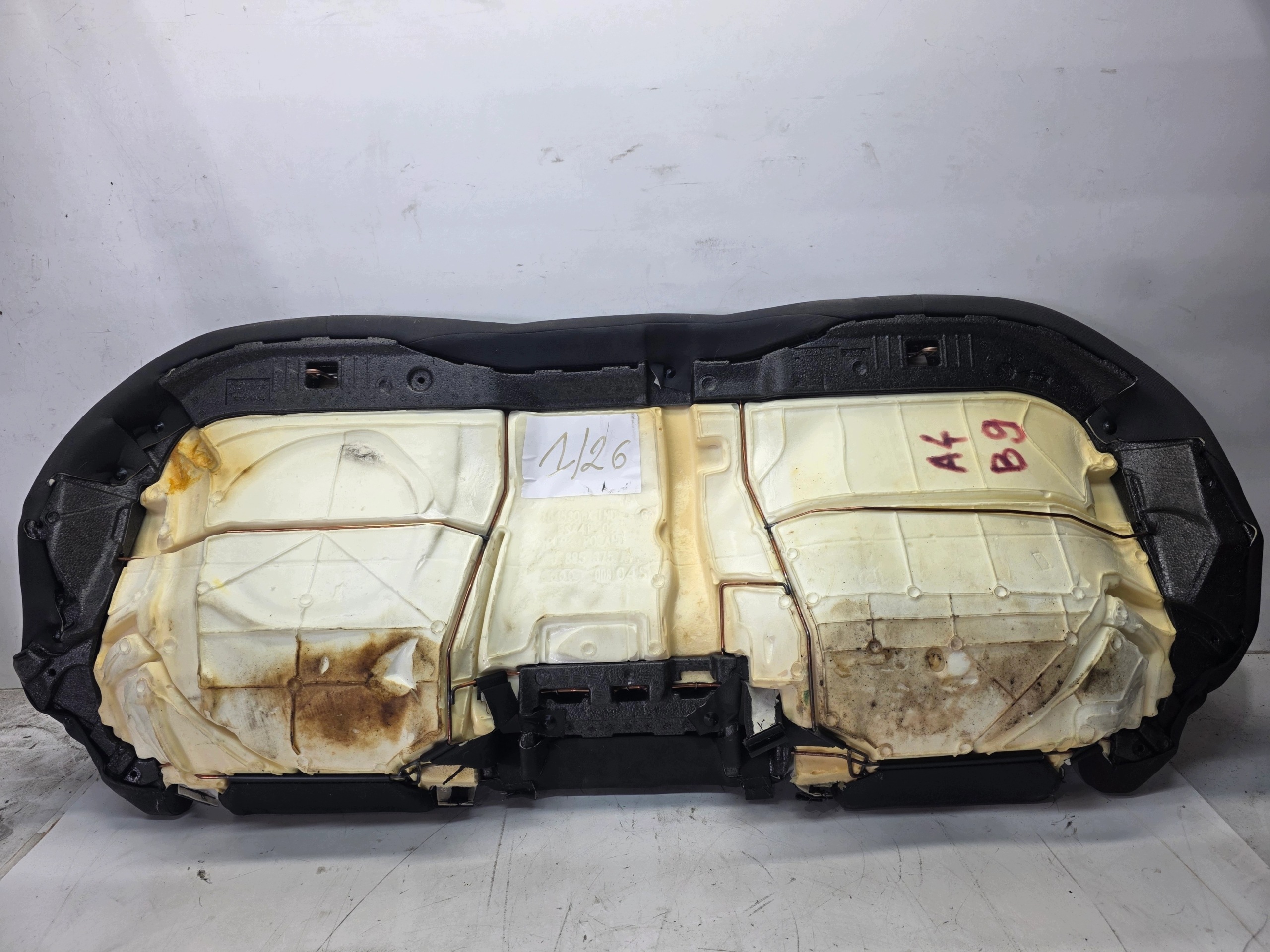 siège arrière MATERIAL AUDI A4 B9 8W0885375A 1/26 MATERIAL