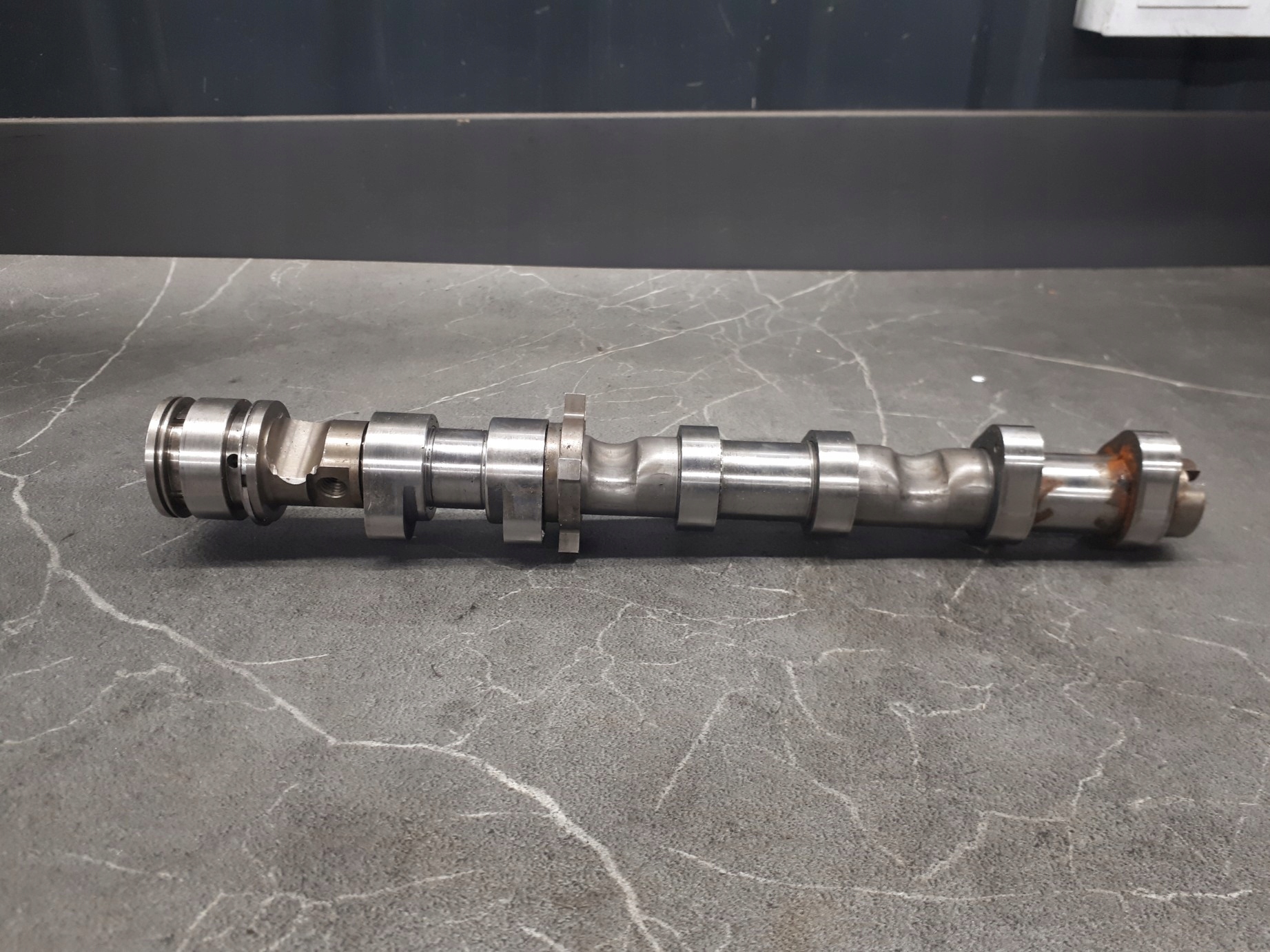 06E109101AL Wałek rozrządu audi a6 c6 ssacy 2.4 bdw