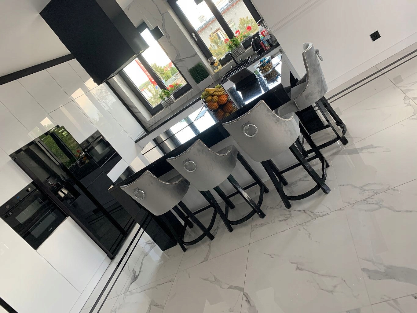 HOKER KRZESŁO BAROWE PIKOWANE NOWOCZESNE STOŁEK Minimalna wysokość siedziska 85 cm