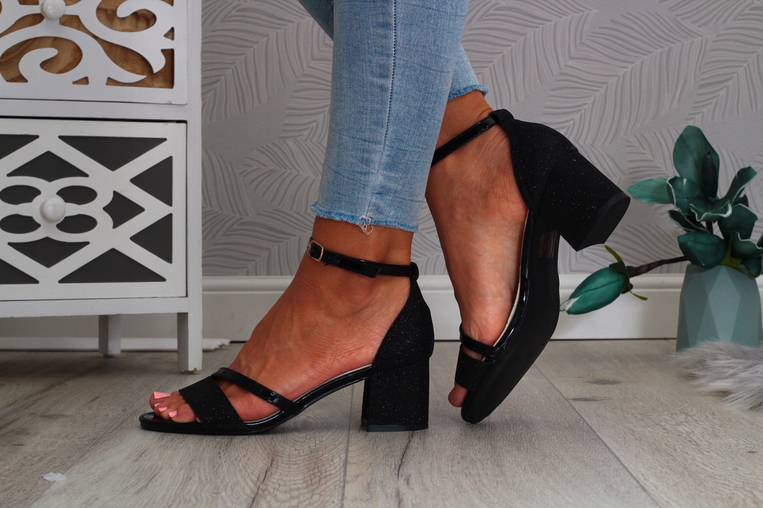 ELEGANCKIE SANDAŁY DAMSKIE NA OBCASIE STYLOWE Fason inny