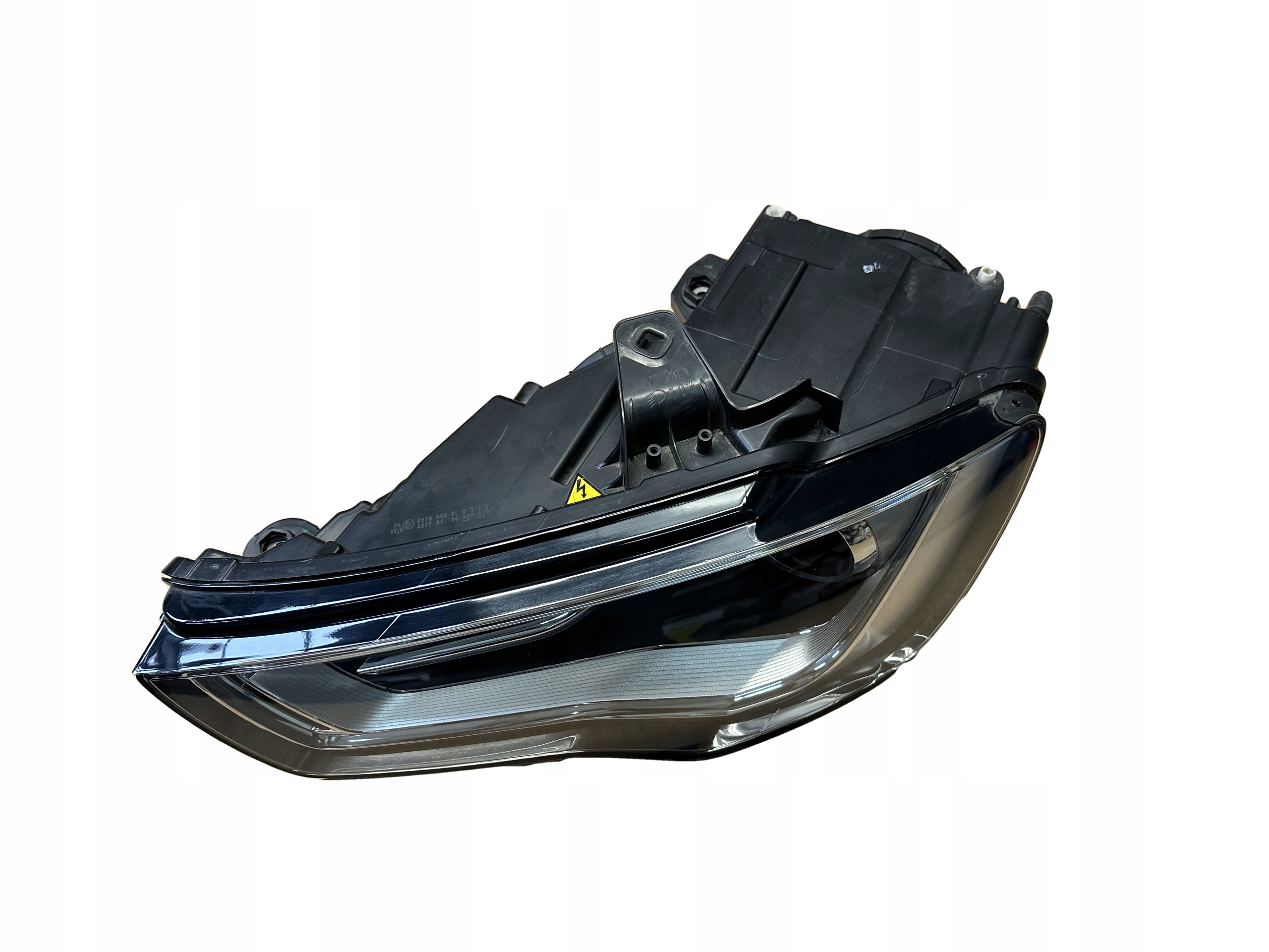 AUDI A3 8V light left BI XENON 8V0941005