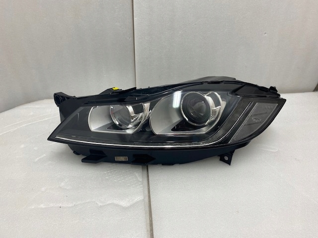 light left Jaguar XF F Pace Bi Xenon LED 2016