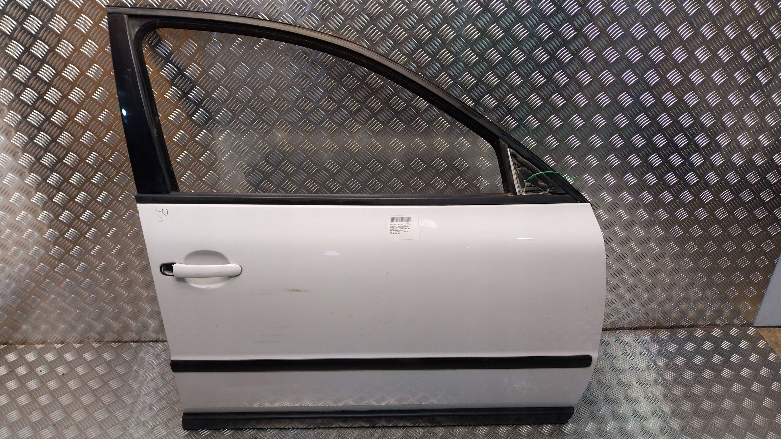 dvere predok pravé VW PASSAT B5 96