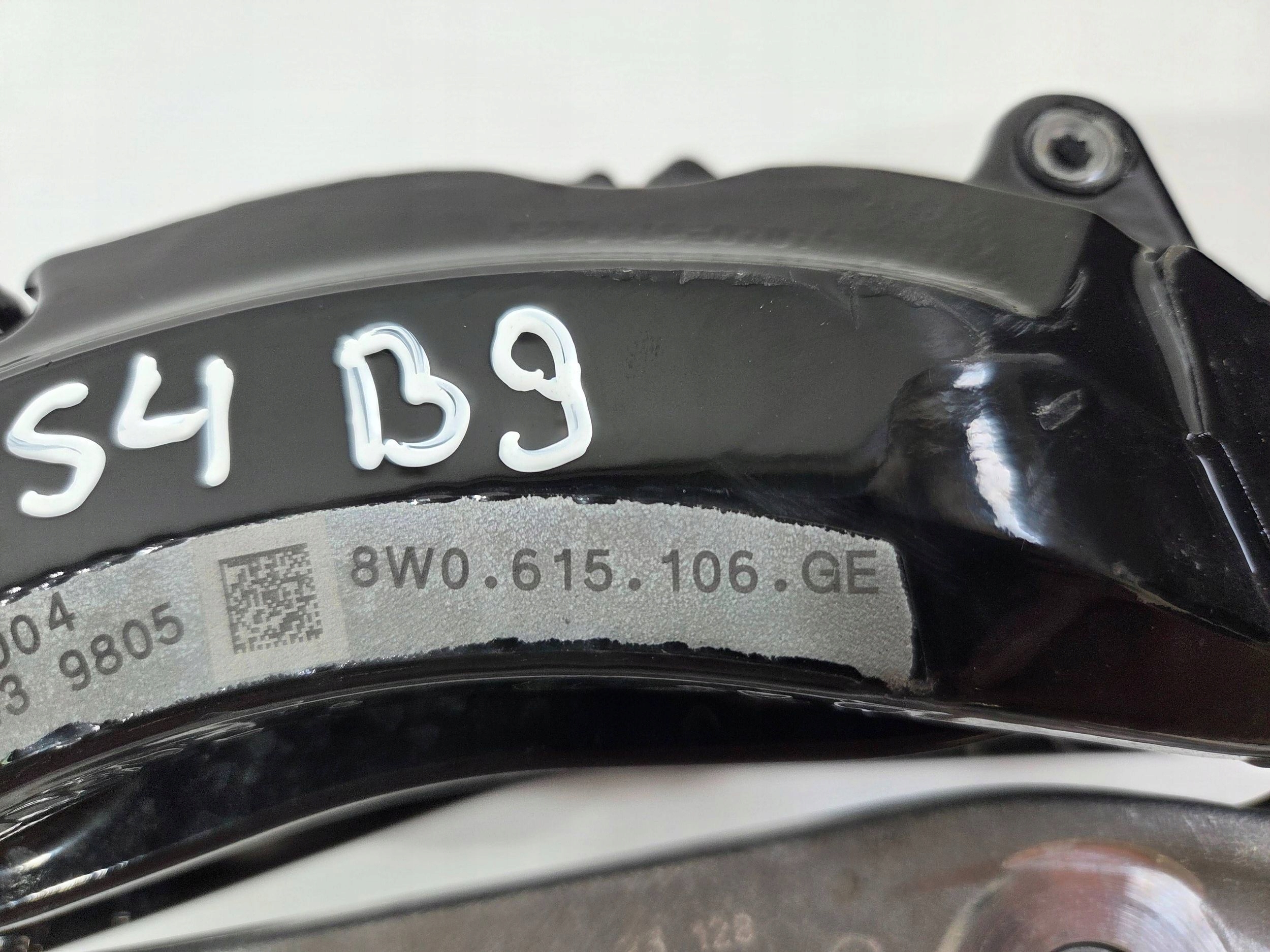 Audi RS4 B9 caliper brake front right 8W0615106GE (B695)