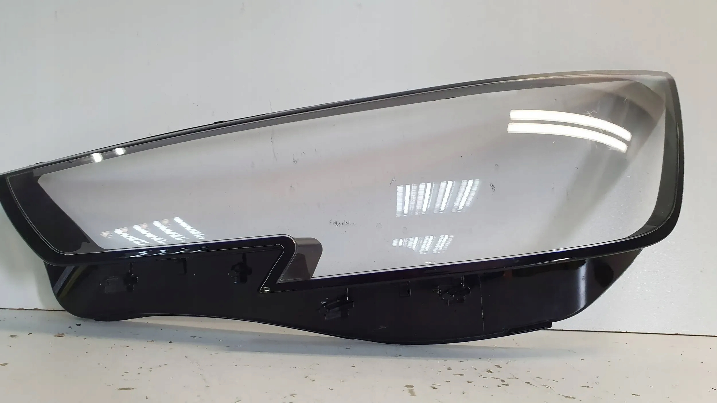 Klosz lights left Audi A4 B9 15