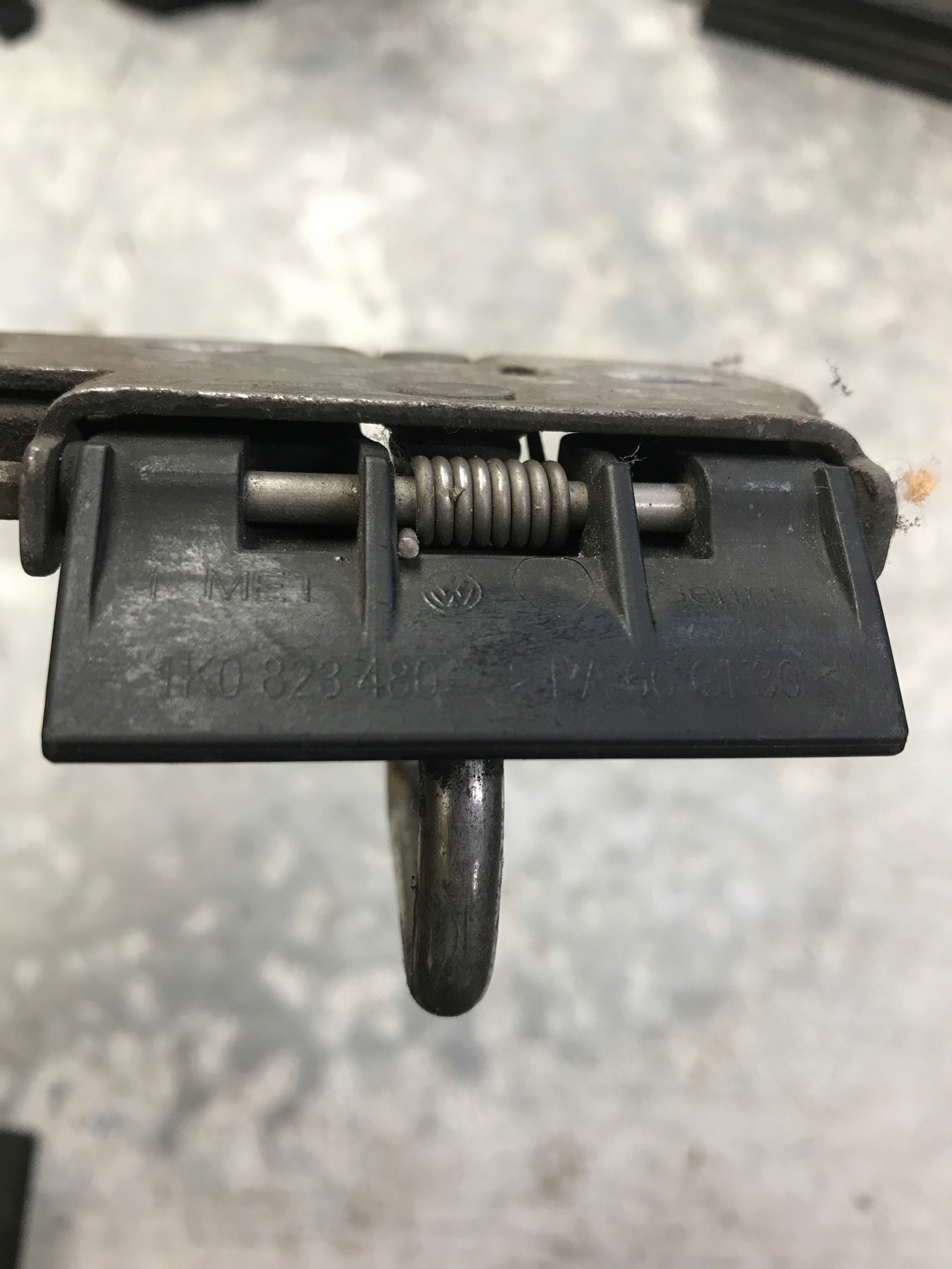 lock RYGIEL bonnets VW SKODA AUDI 1K0823480