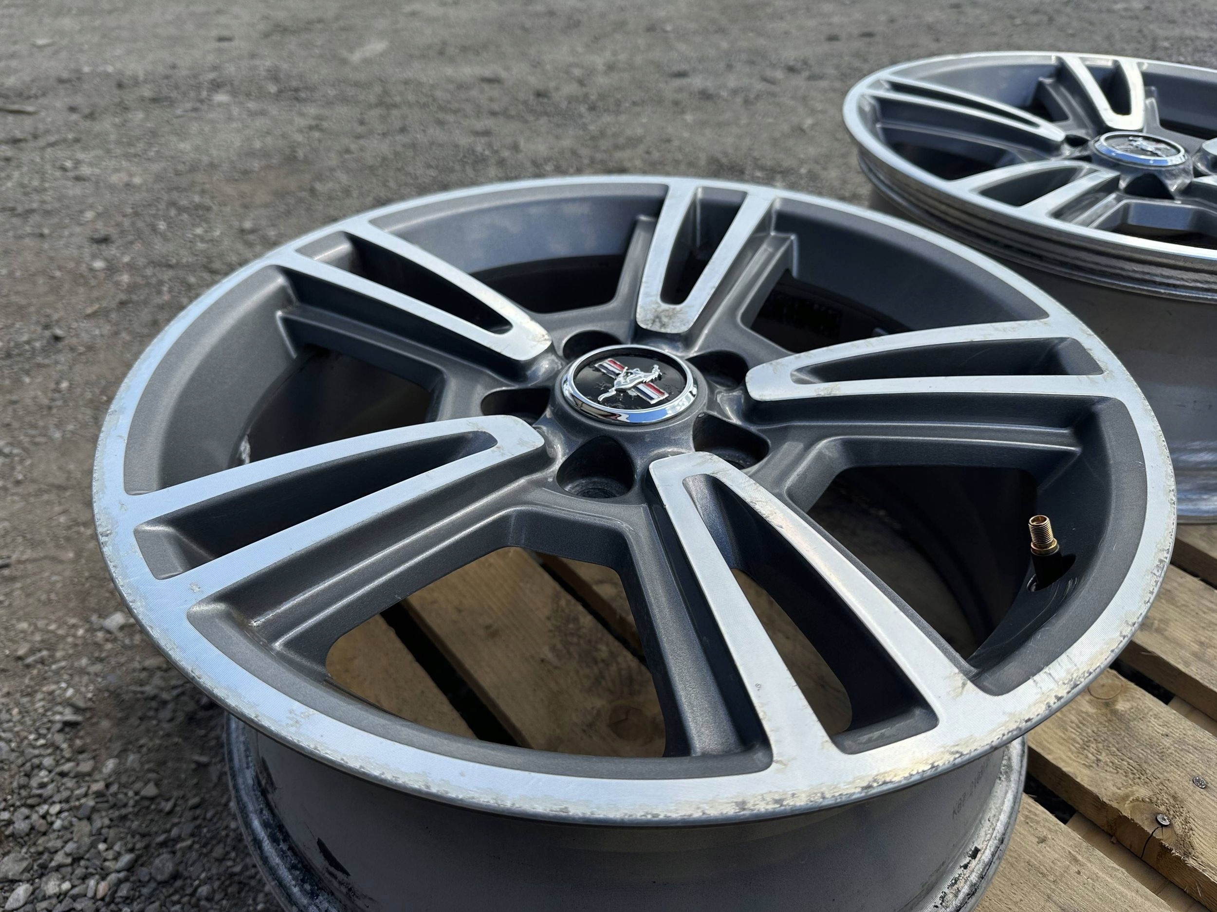 discs disc wheel wheels 17" 7J Ford Mustang 2005 - 2014