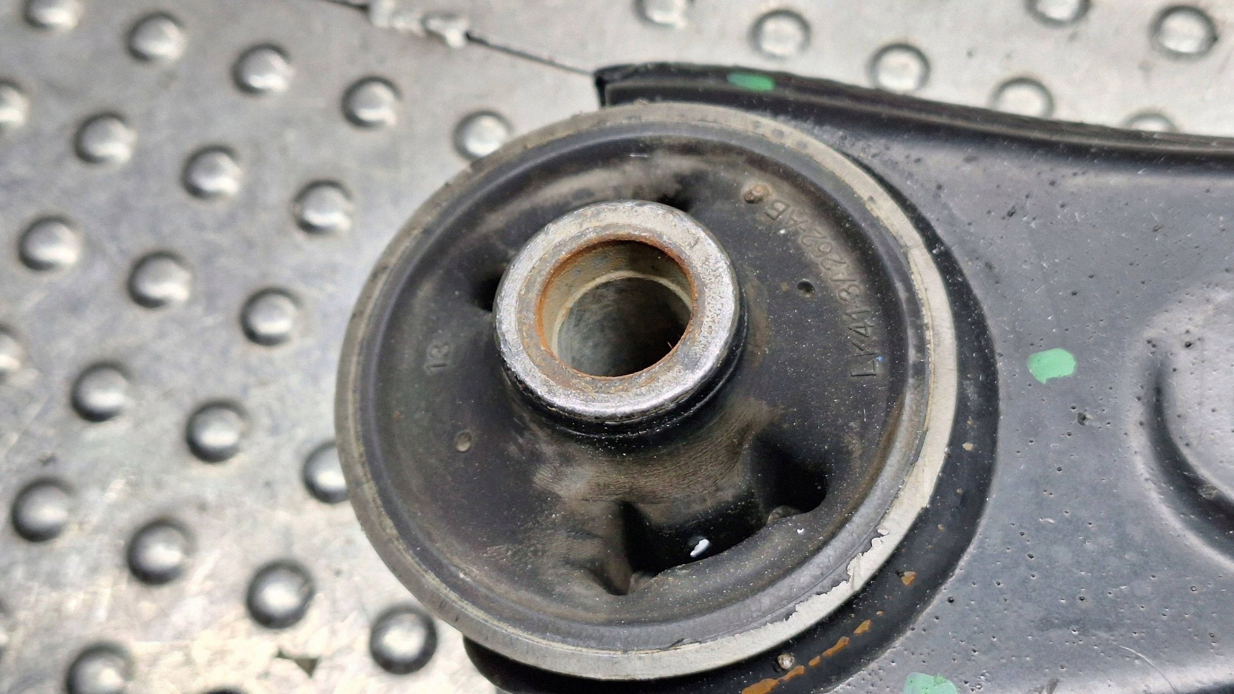 arm right front KK31-3A052-AE FORD TRANSIT MK8 LIFT