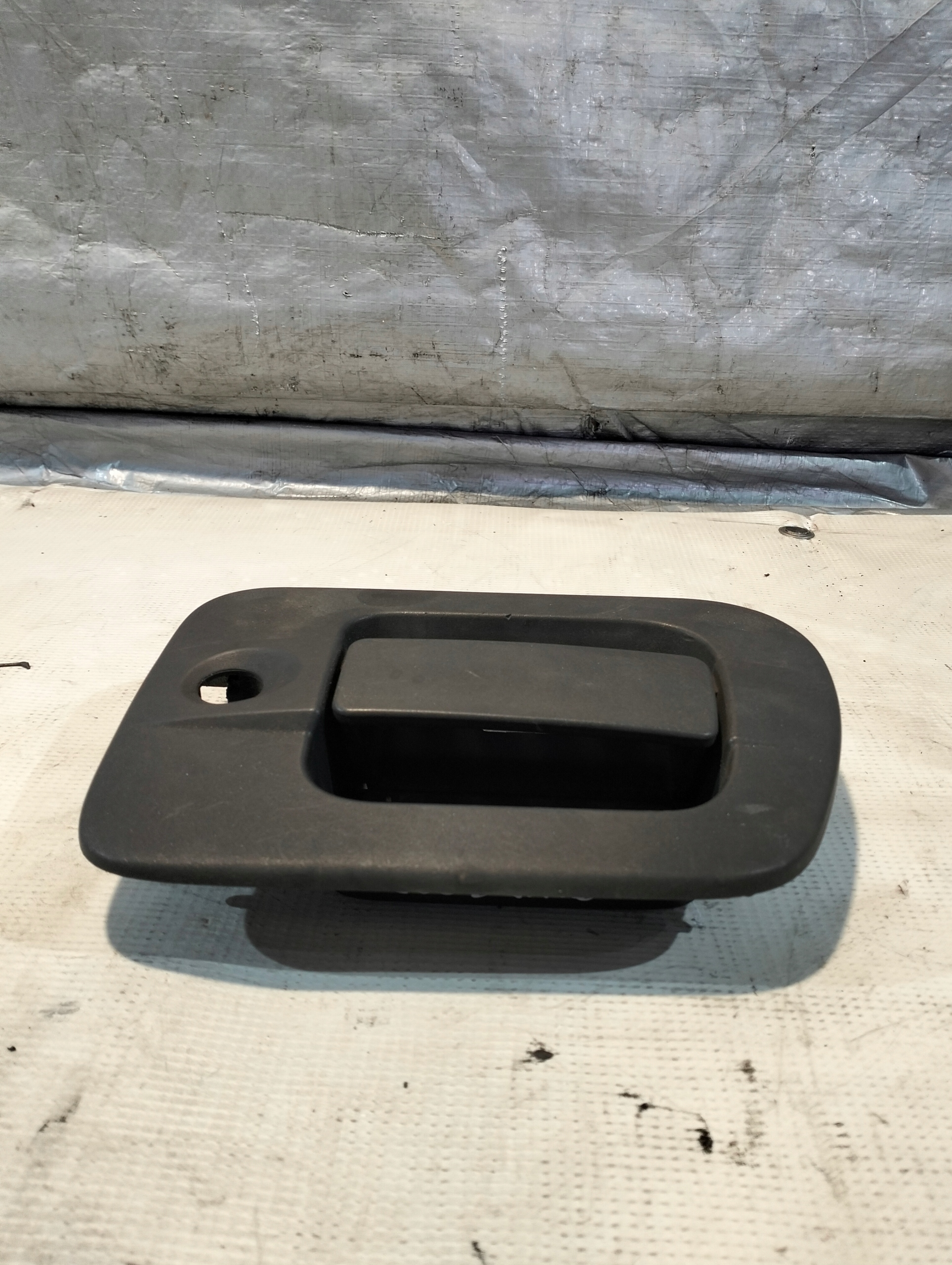 handle ZWNETRZNA left IVECO STALIS III 2007r 504308464
