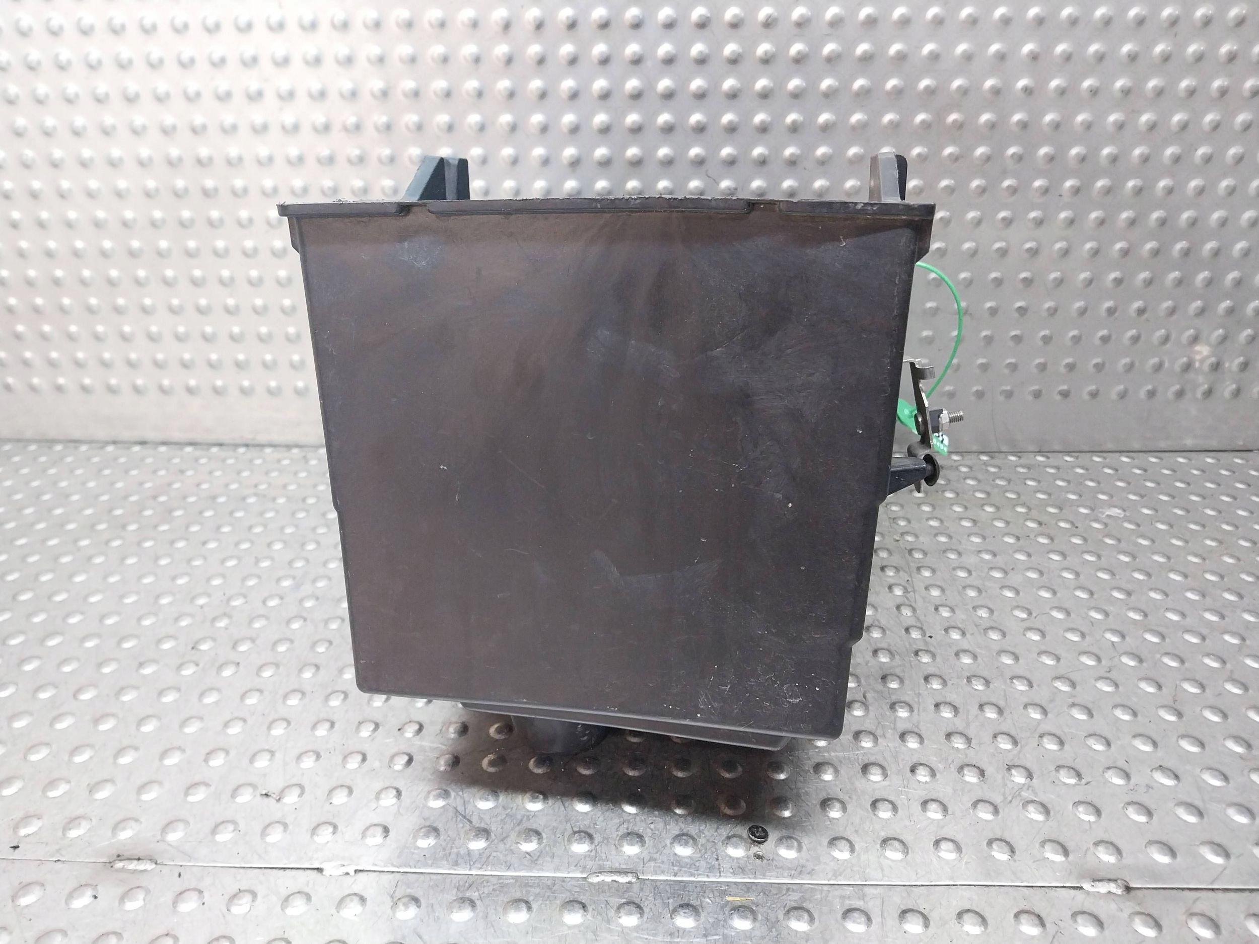 Blende Abdeckung Gehäuse AKUMULATORA AM51-10723-AD FORD C-MAX MK2 FOCUS MK3
