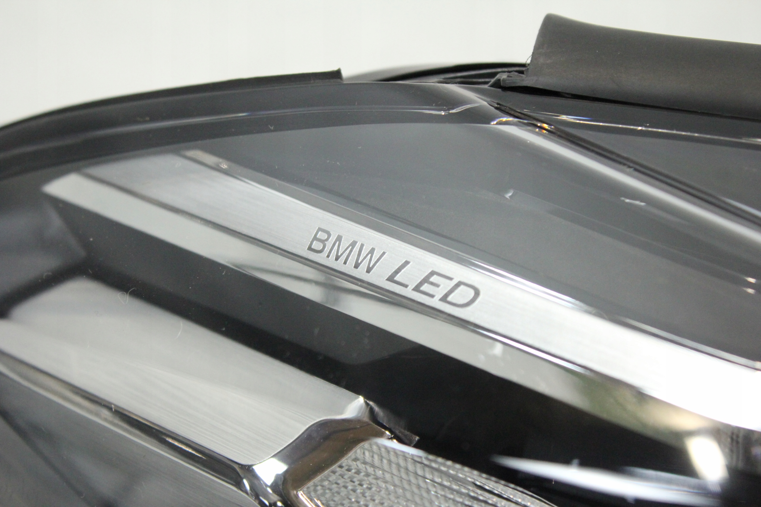 LAMPA PRZÓD PRAWA ADAPTIVE LED BMW G32 6GT LCI Strona zabudowy prawa