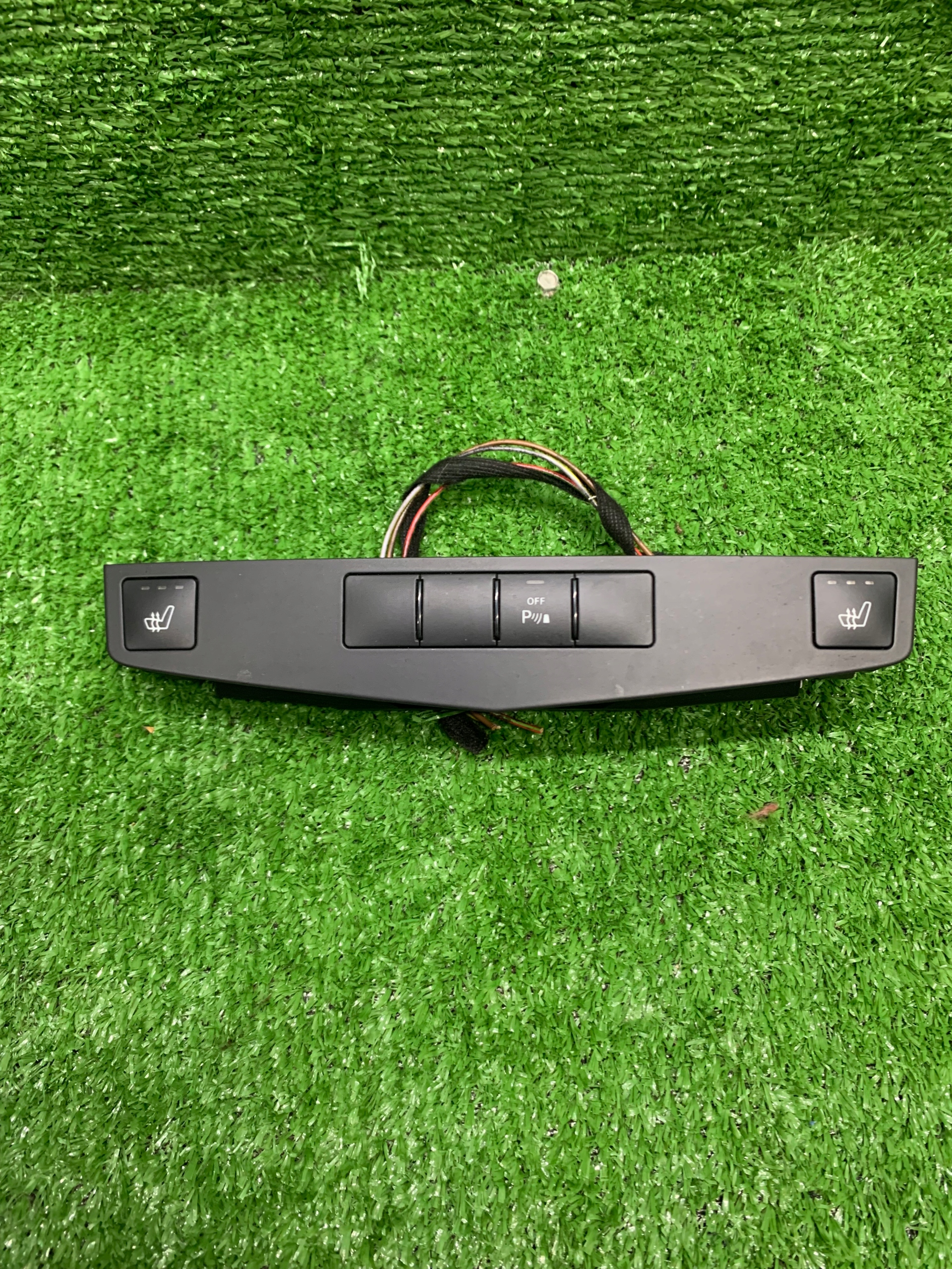 Przełącznik foteli Mercedes-Benz OE A2048704310