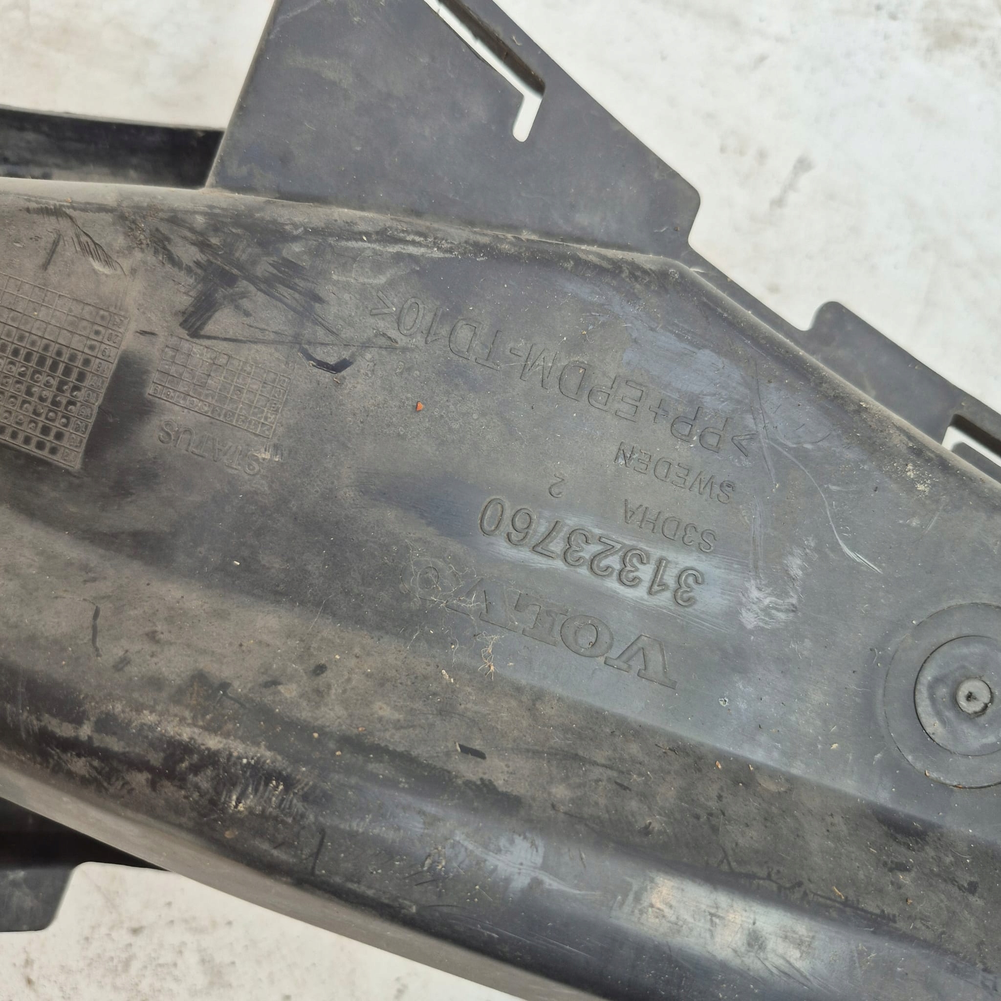 VOLVO XC60 LIFT 13- příčka ABSORBER nárazníku předek