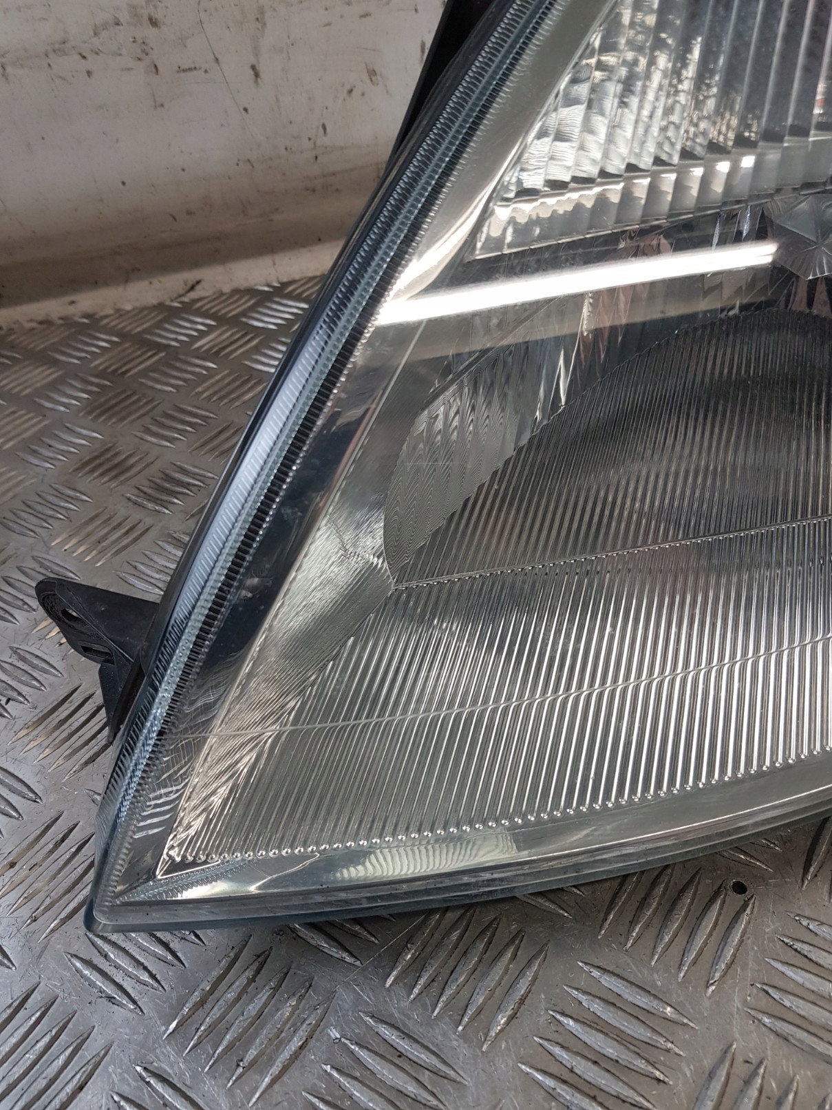 light left front FORD FIESTA MK6 02R