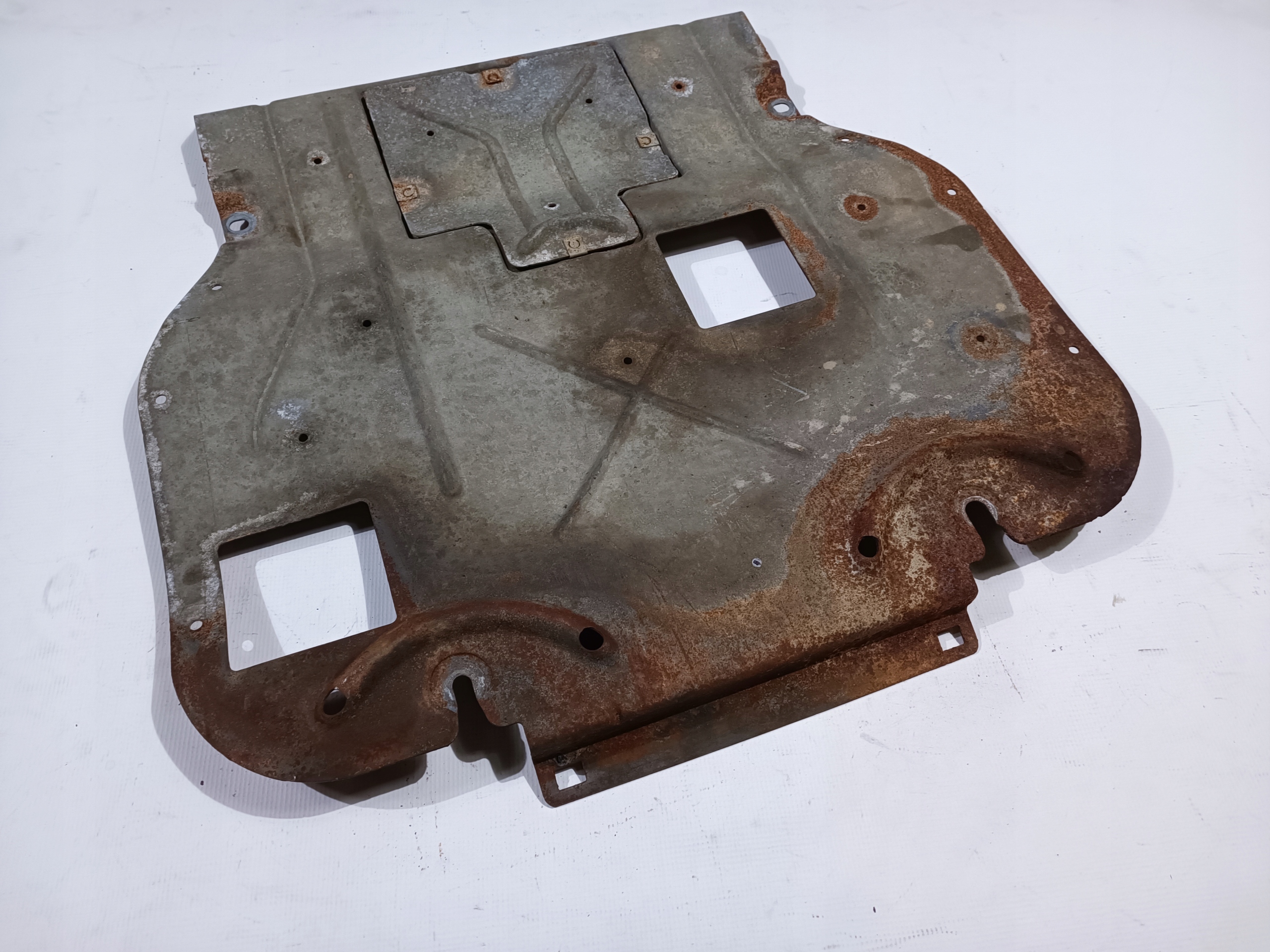 cover lower of the engine below engine Ford F150 2009-2014