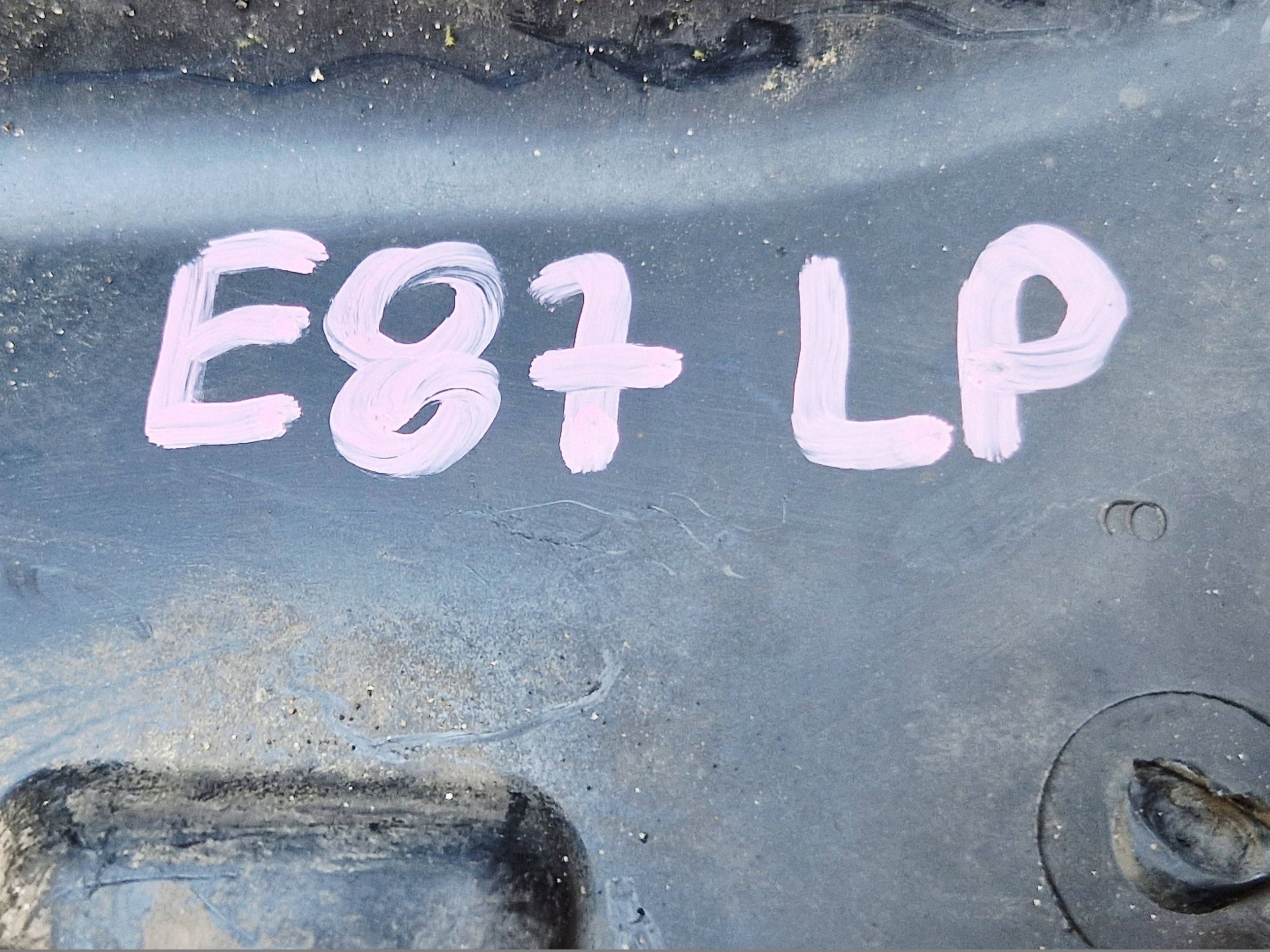 mudguard front left komplet BMW 1 E81 E87 7059375