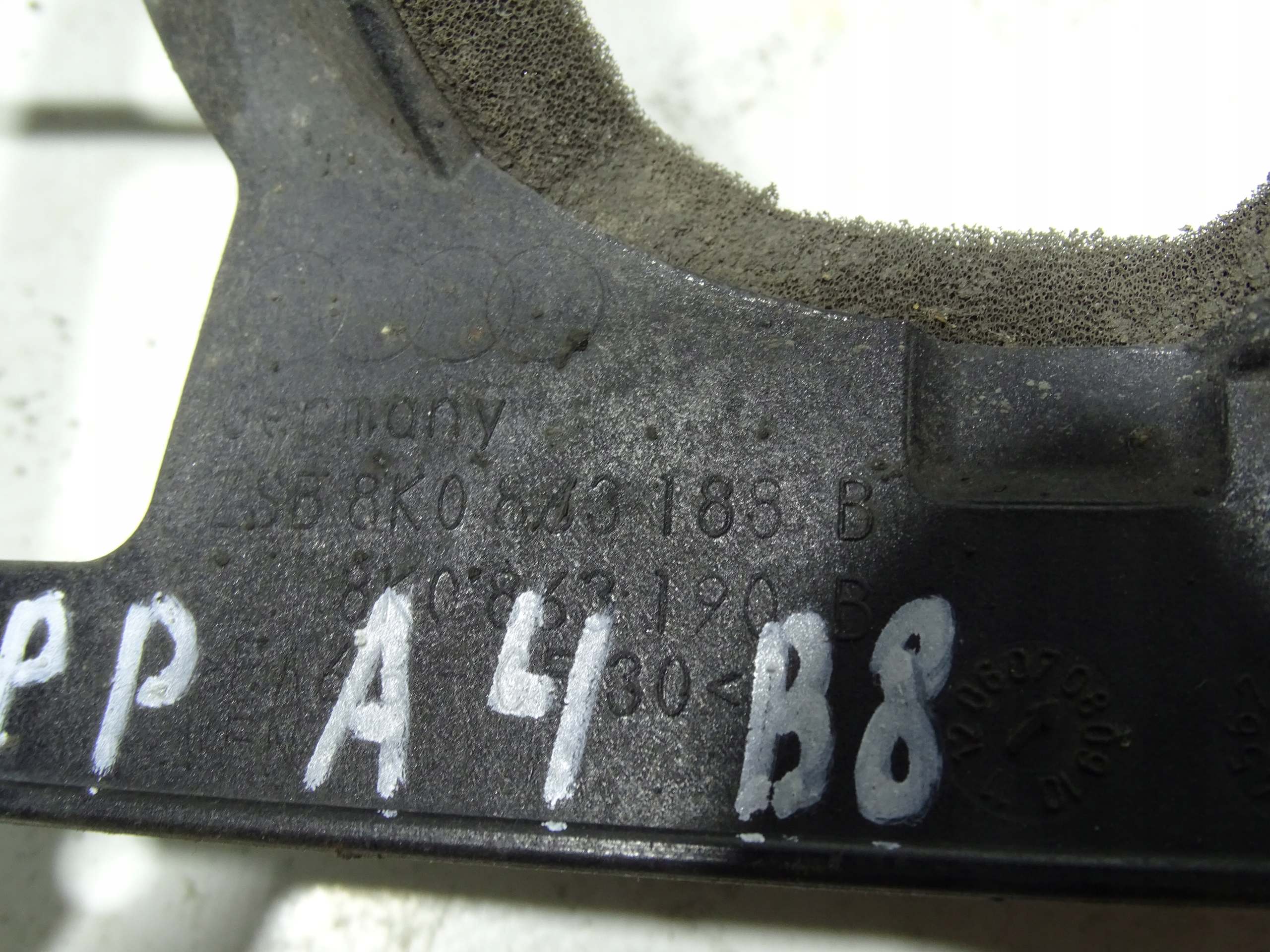 cover semi-axes 8K0863188B AUDI A4 B8
