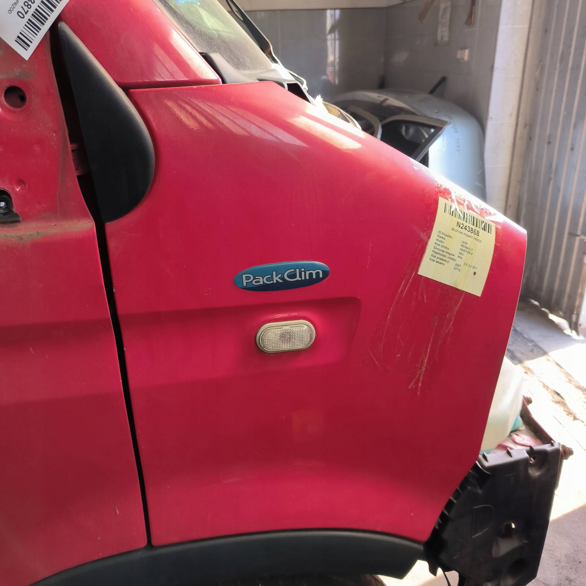 fender right front O719 RENAULT MASTER II