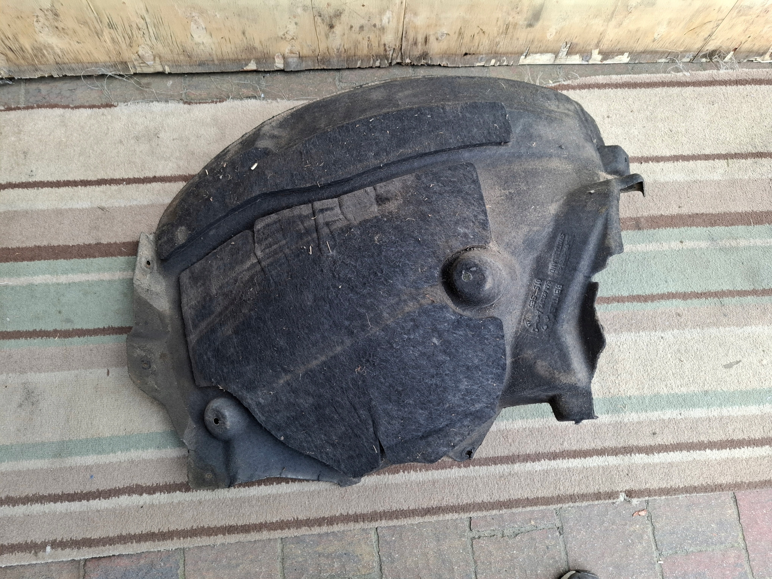 mudguard left front BENTLEY BENTAYGA
