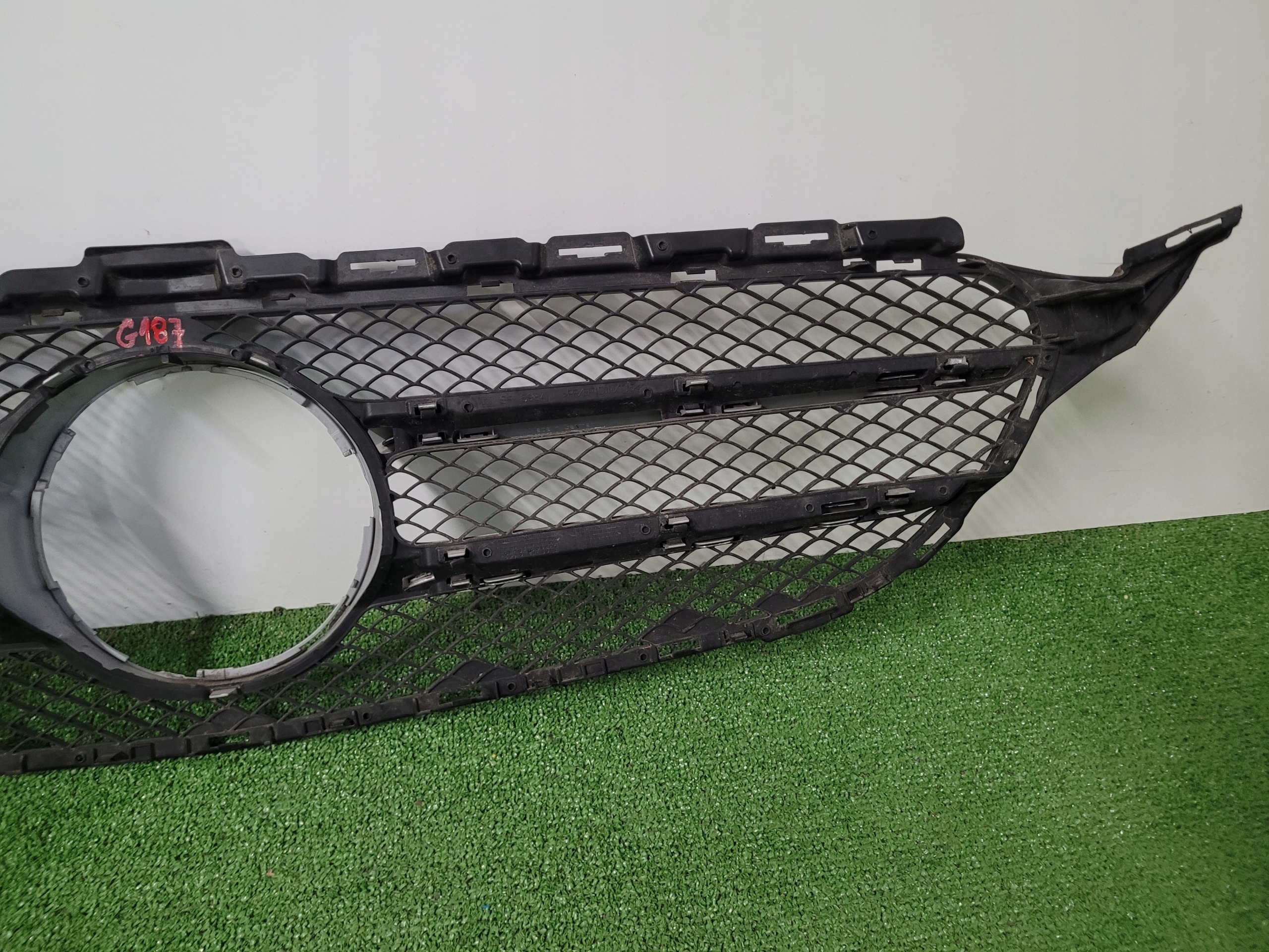 Mercedes-Benz C-Klasse W205 Kühlergrill FRONTGRILL Kühlergitter A2058800183 - Thumbnail 9