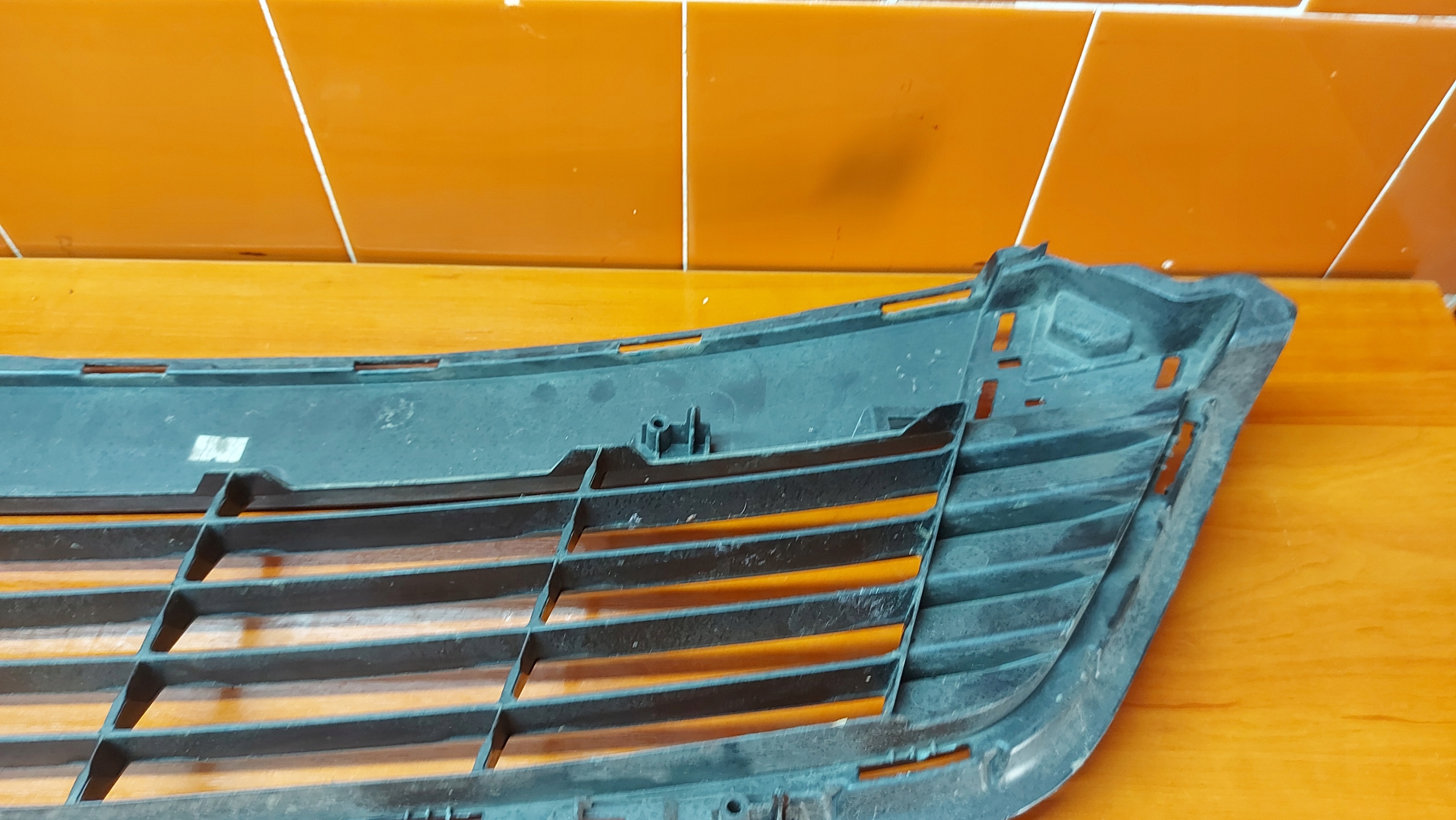 grid of a bumper central front front TOYOTA YARIS III 11