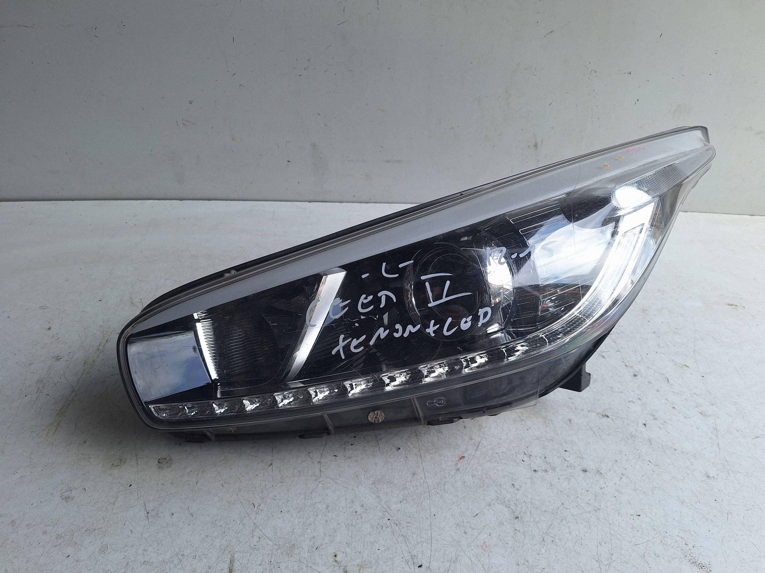 KIA CEED II 12-17 far lijeva XENON + LED UK-desni volan 92101-A2070