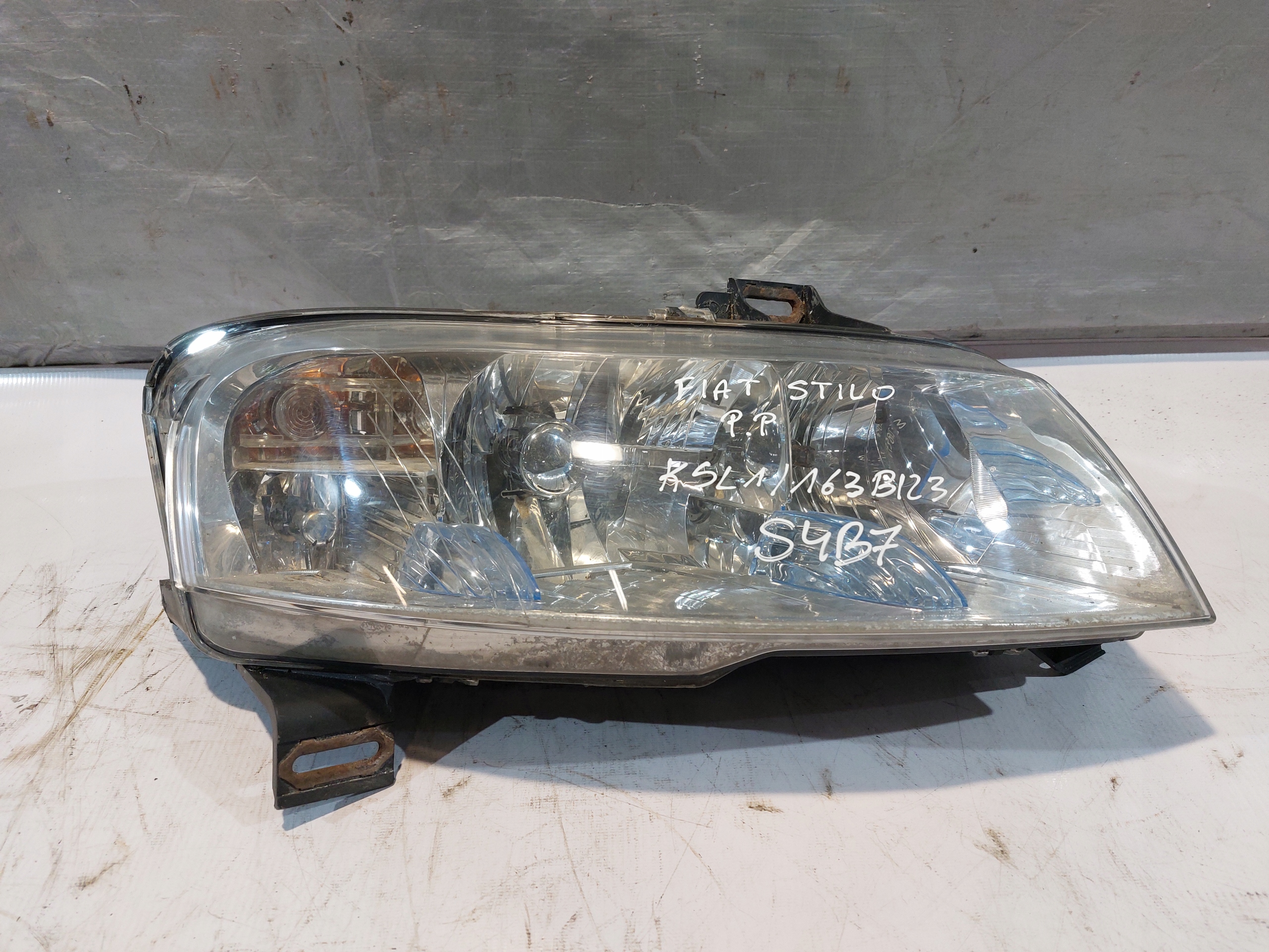 light right front FIAT STILO