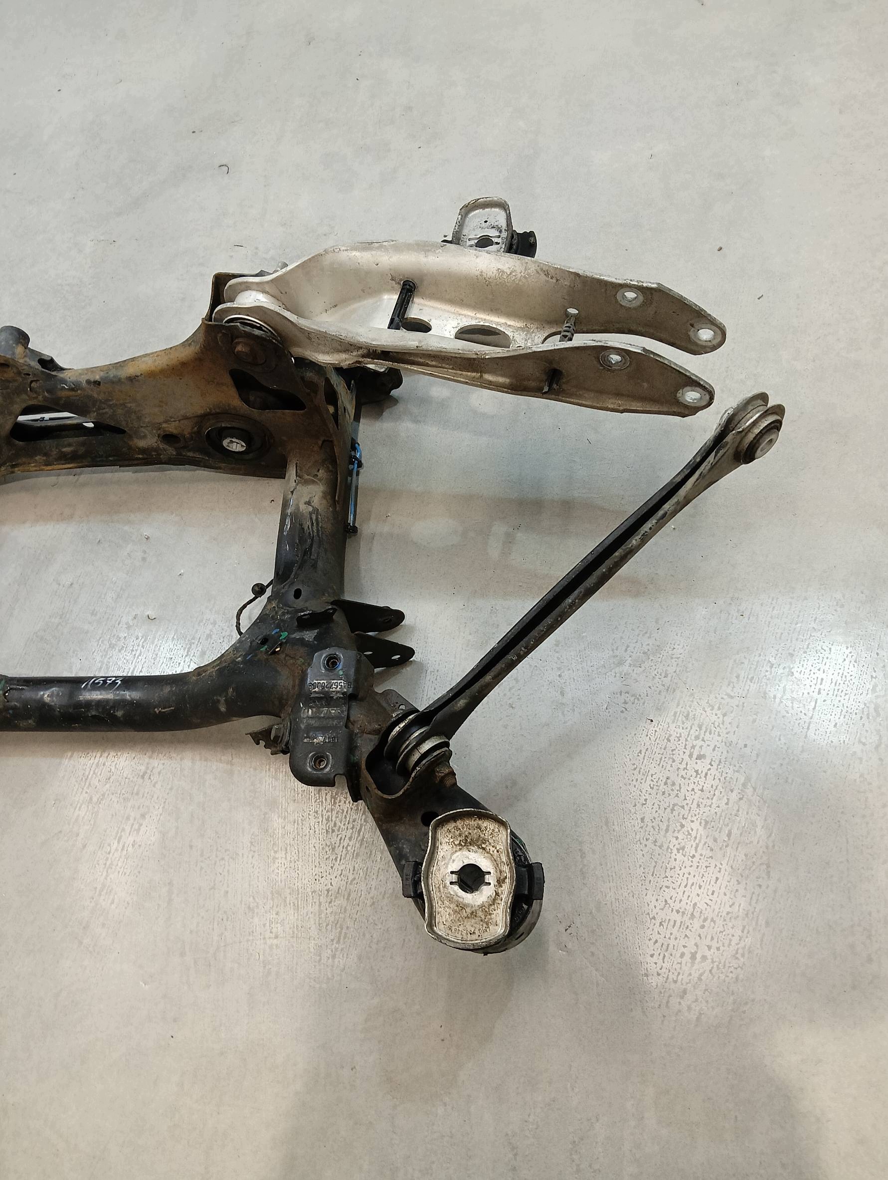 axle beam springing rear part 4M Audi Q7 II (2015-2026) SQ7