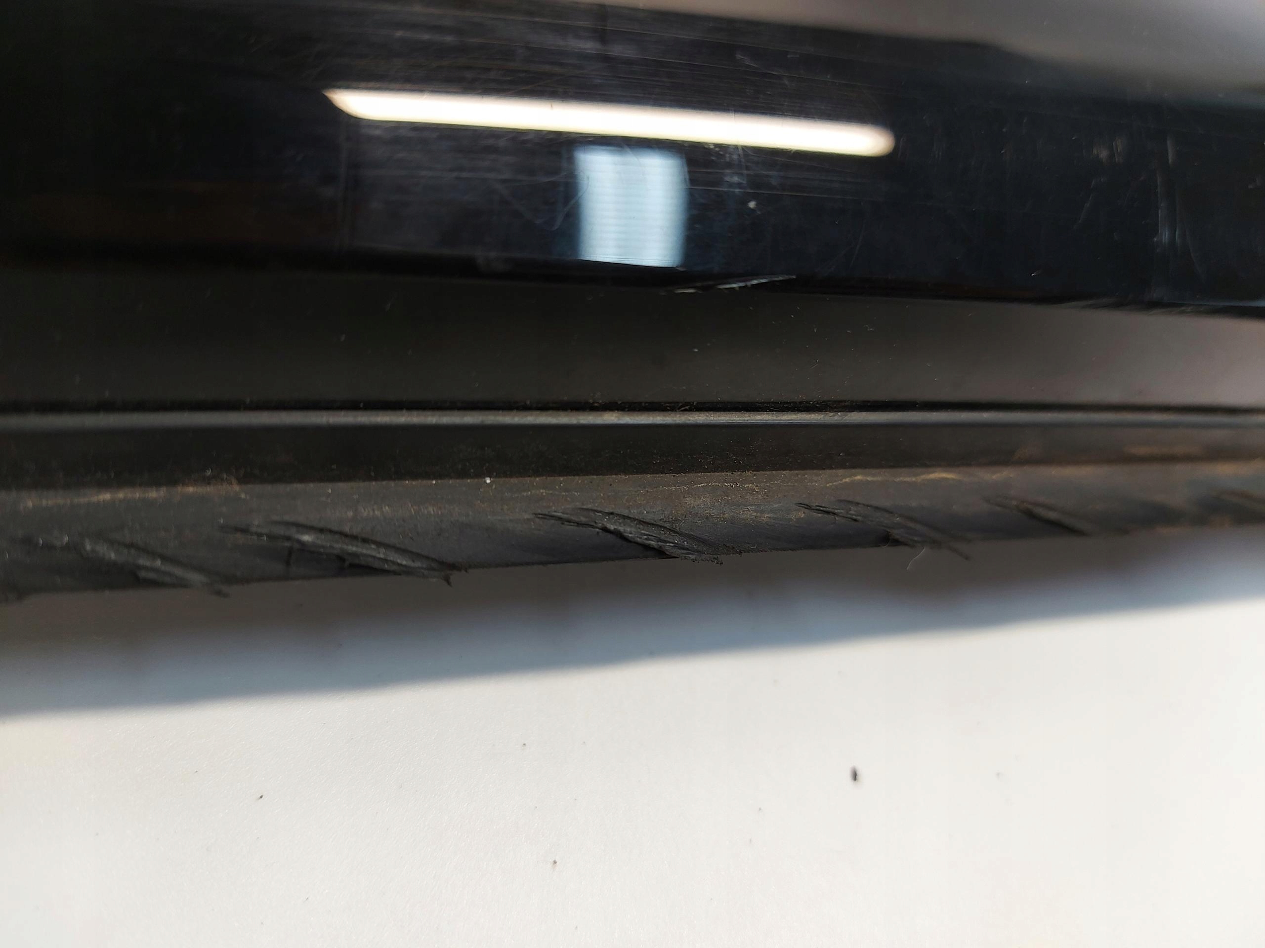 Ford Explorer VII R2KB moulding windows CZOLOWJ left front R2KB-R03683