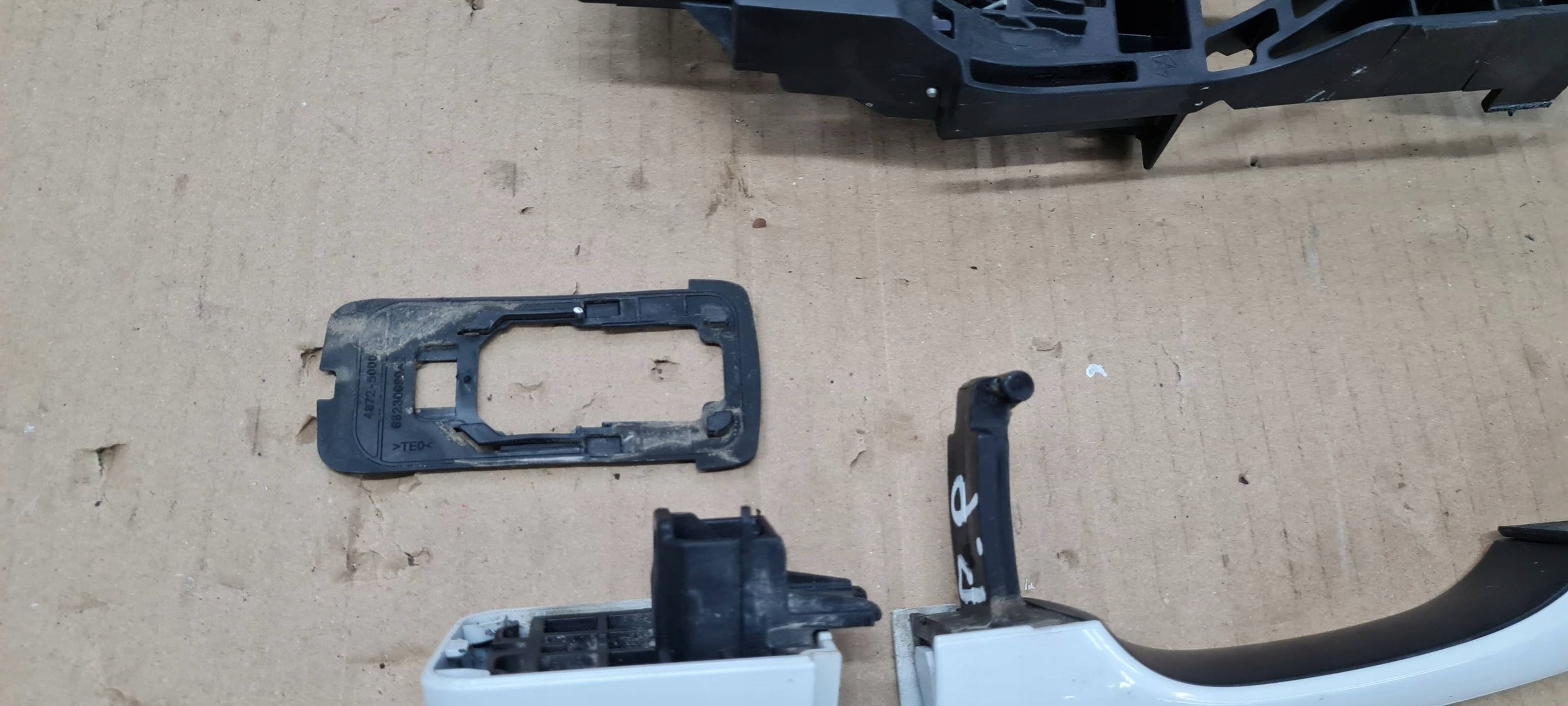 Chrysler Pacifica 2022 handle door right right front front PW7