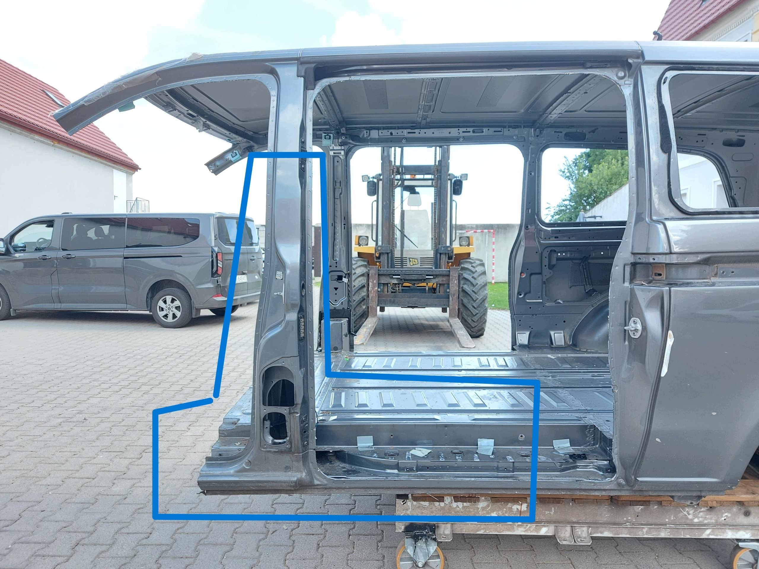 Mercedes w447 Vito V220d threshold left pillar central b