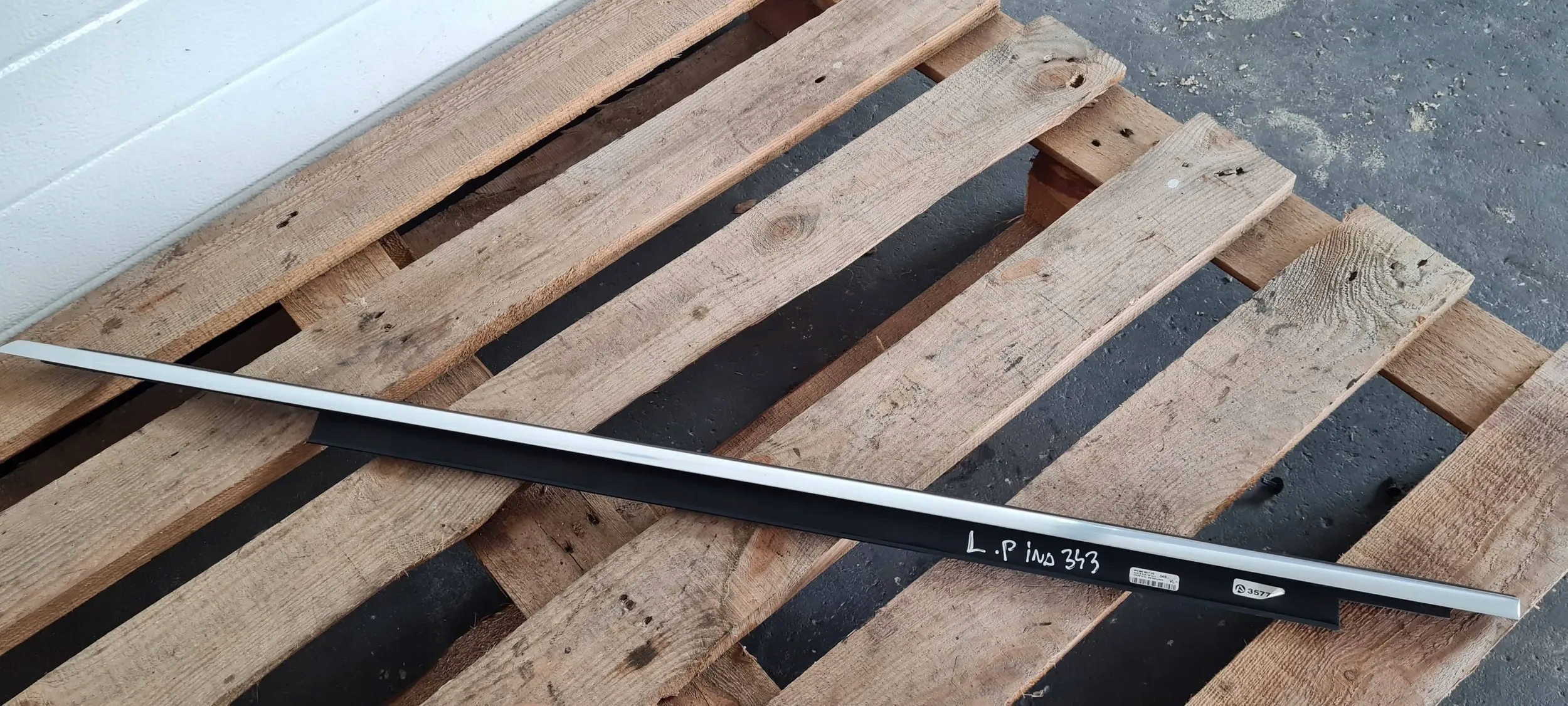 SQ5 8R Q5 LIFT moulding door dust left left front CHROM 8R0853283F