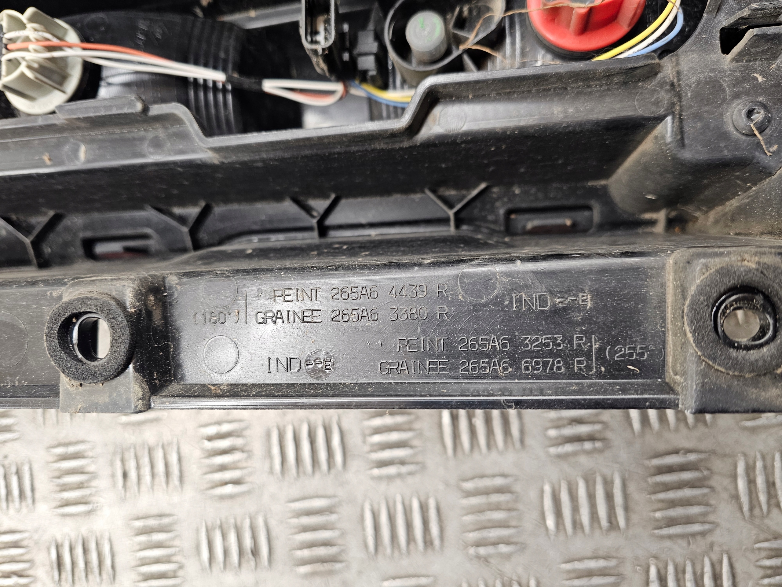 light rear part left 265A64439R RENAULT TRAFIC III VIVARO B TALENTO 14